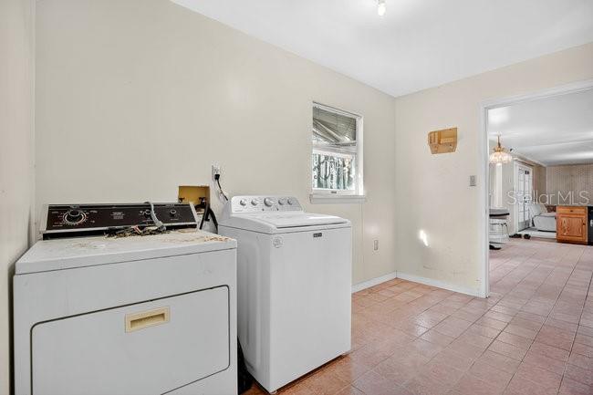 Image 20 of 43 For 348 Summerville Lane
