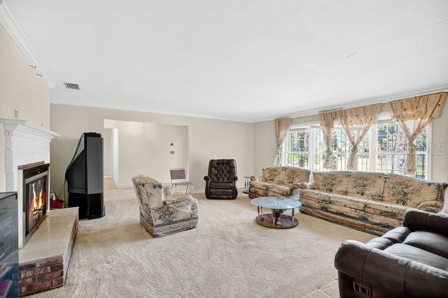 Image 4 of 43 For 348 Summerville Lane