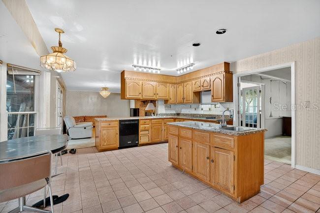 Image 8 of 43 For 348 Summerville Lane