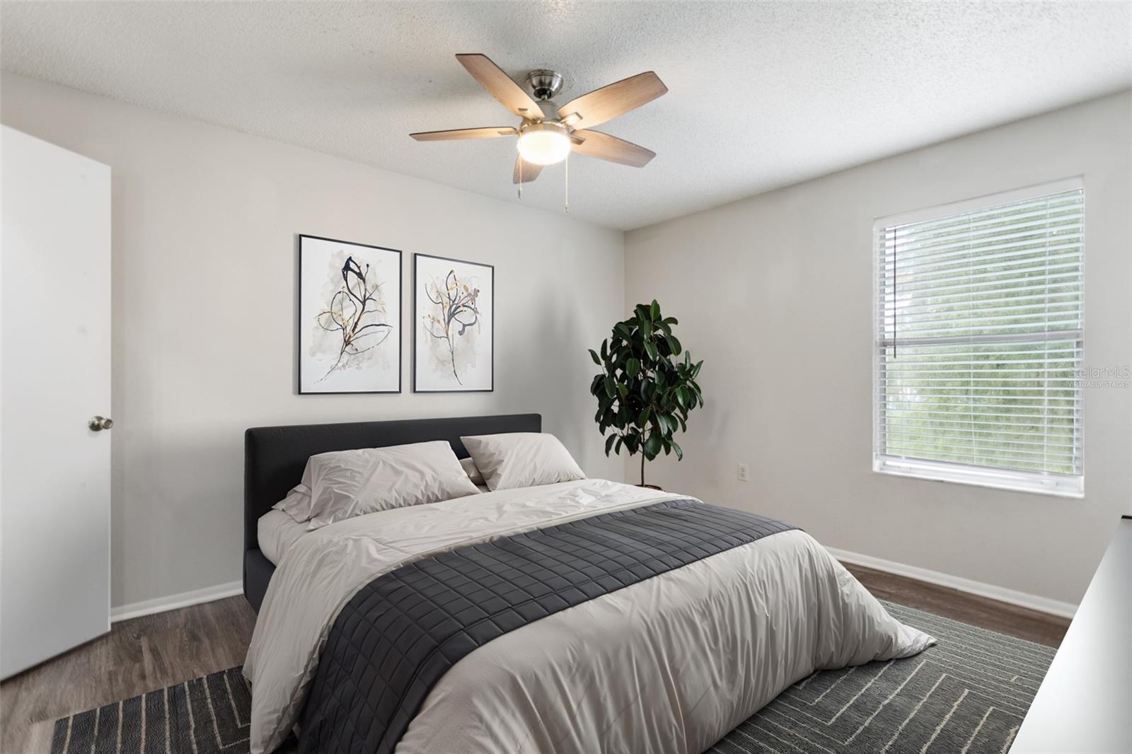 Image 12 of 36 For 637 Buoy Lane 203