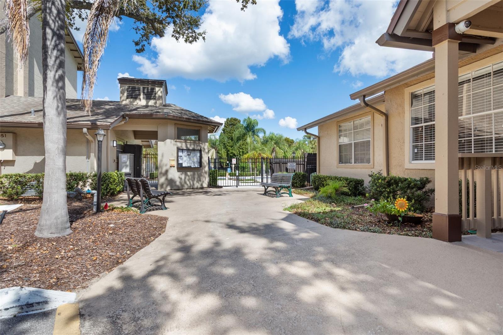 Image 28 of 36 For 637 Buoy Lane 203