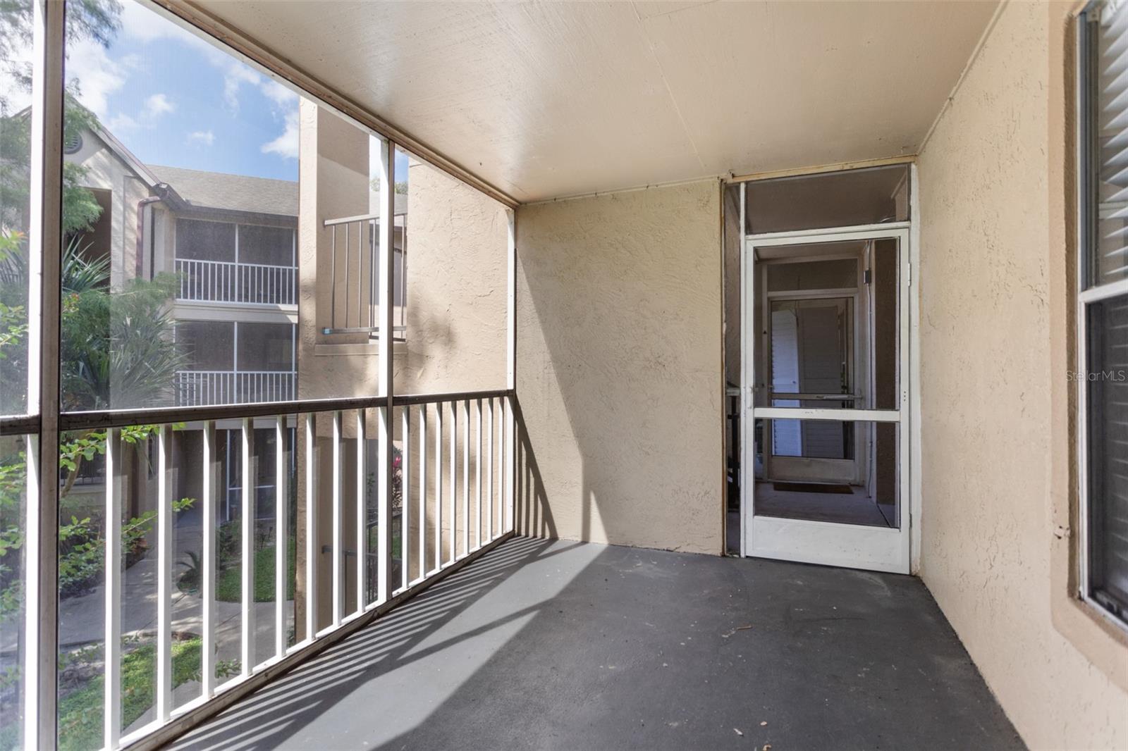 Image 4 of 36 For 637 Buoy Lane 203