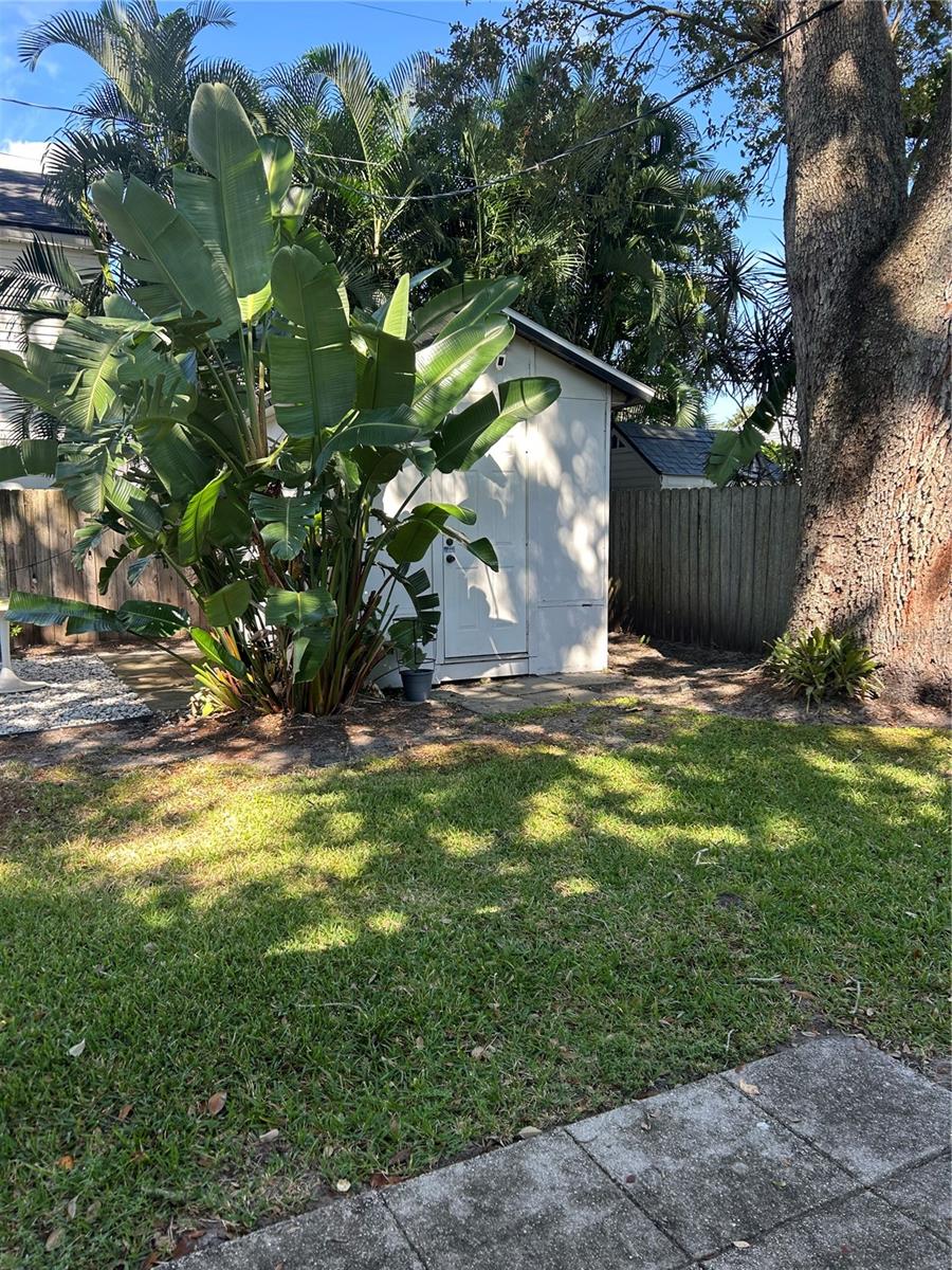 Image 22 of 22 For 1115 Yates Street