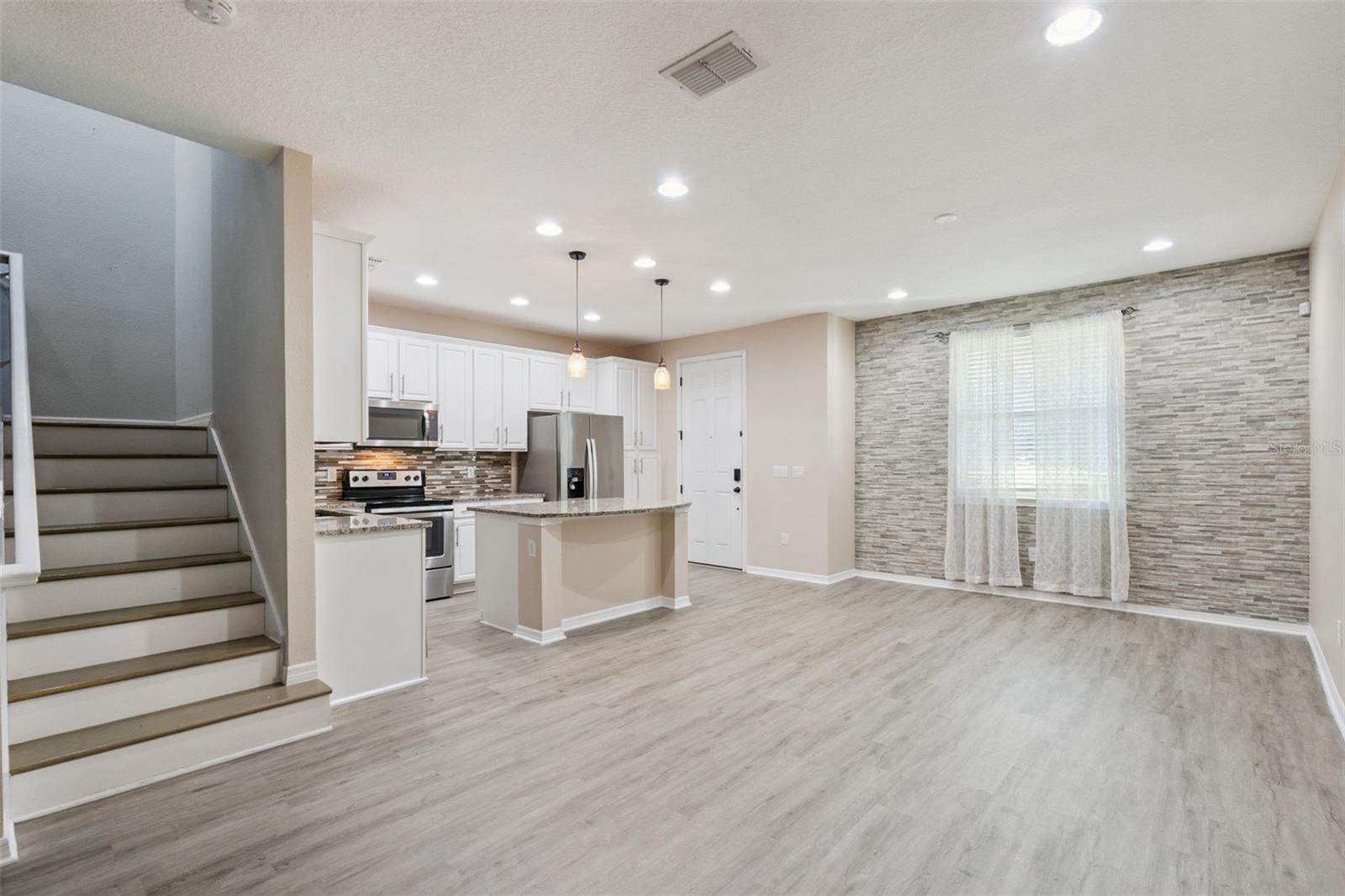 Image 11 of 45 For 14410 Swanley Street