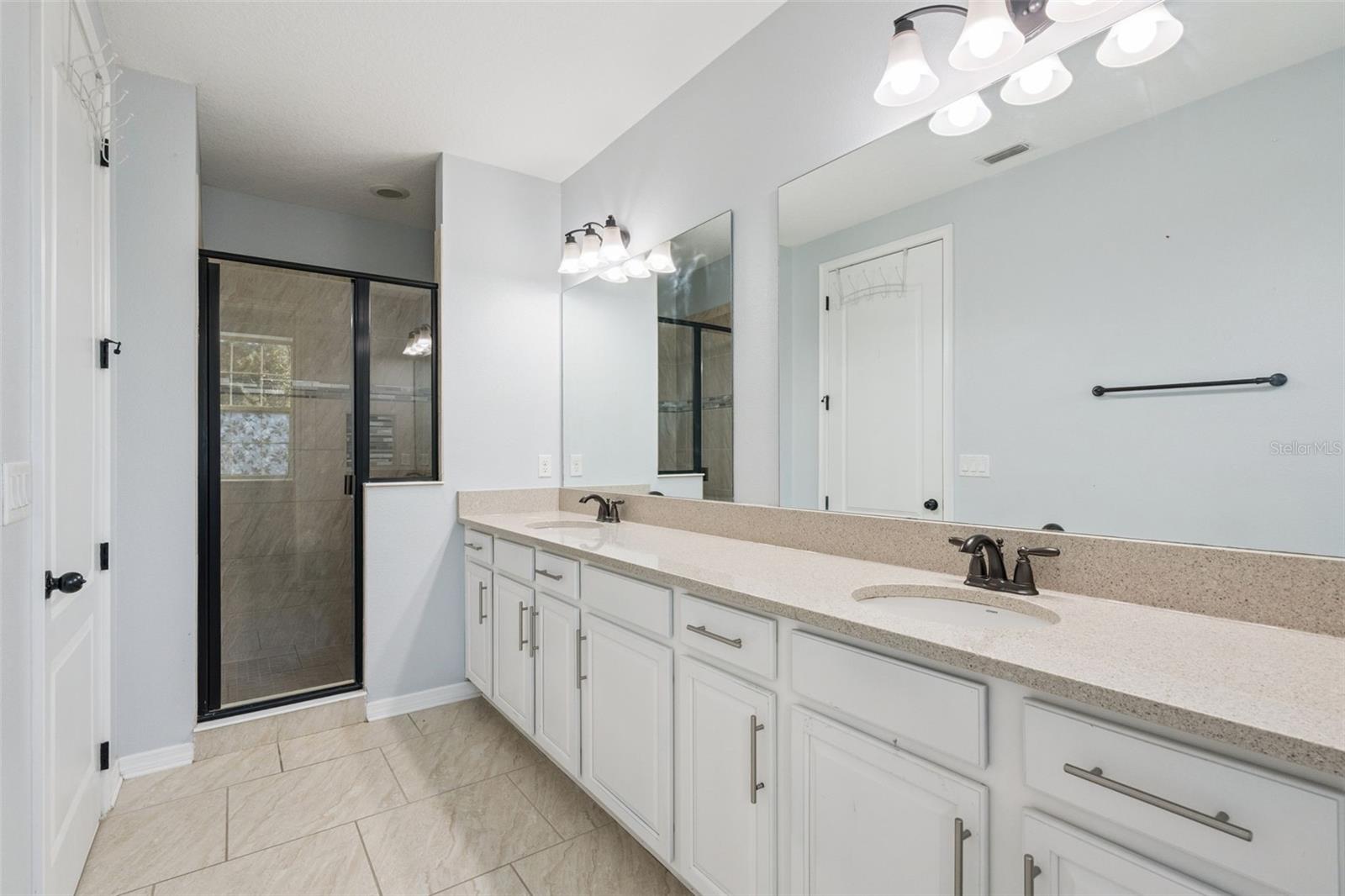 Image 19 of 45 For 14410 Swanley Street