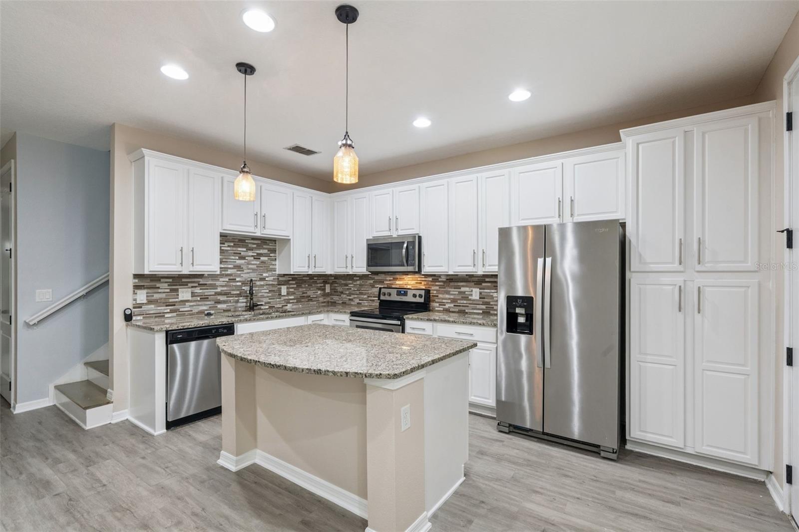 Image 4 of 45 For 14410 Swanley Street