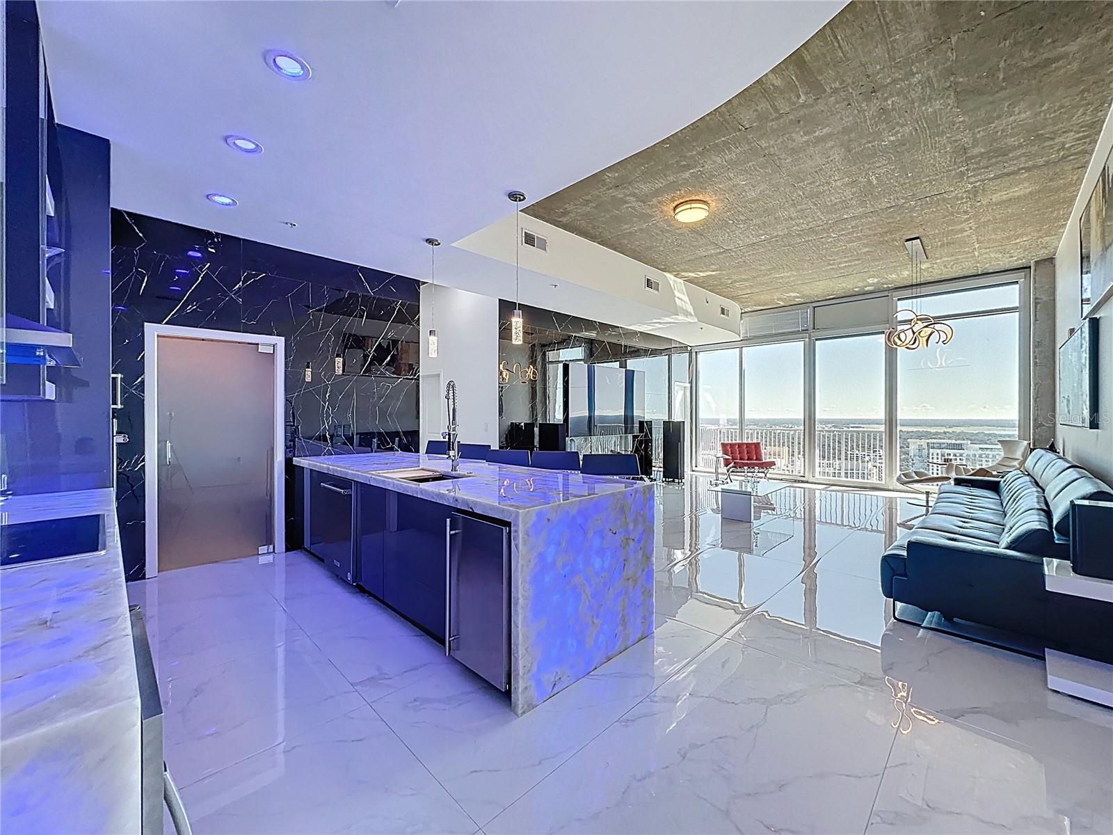 Image 3 of 37 For 155 Court Avenue 2905