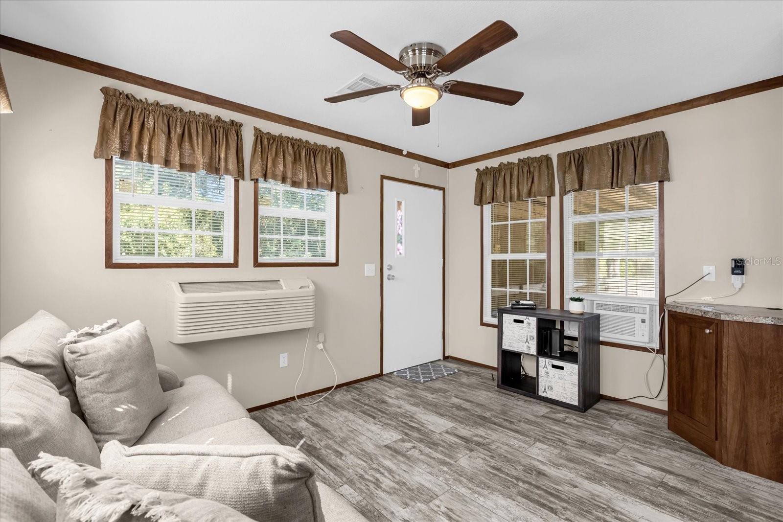 Image 9 of 27 For 13801 2nd Place