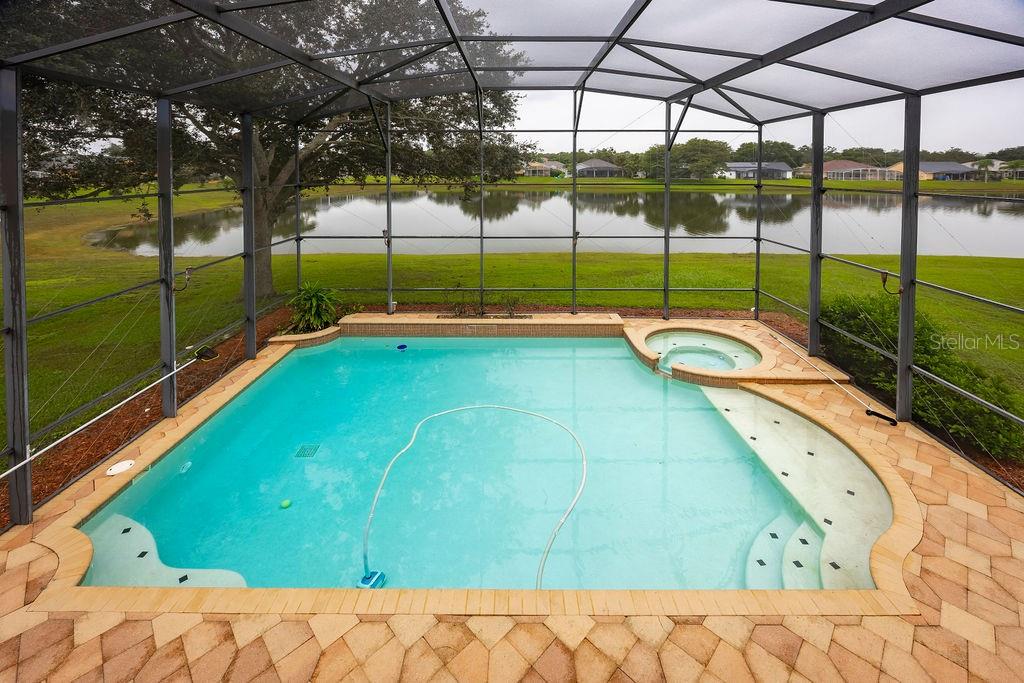 Image 19 of 38 For 2232 Westbourne Drive