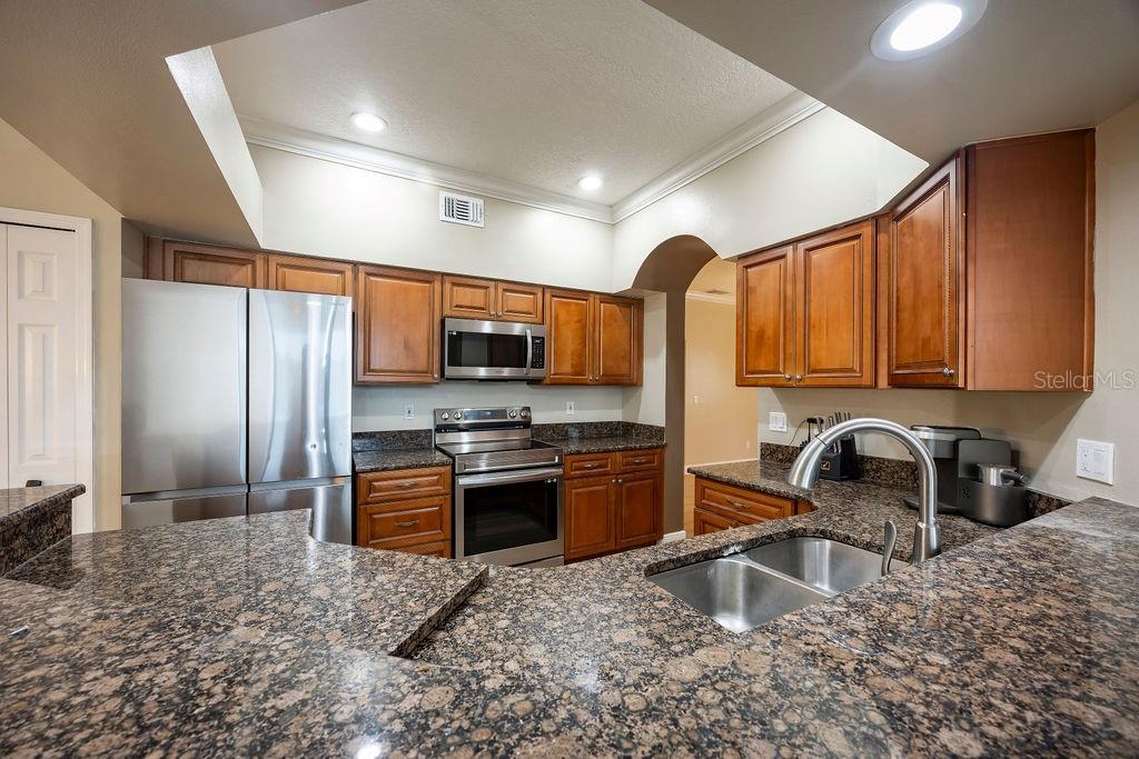 Image 8 of 38 For 2232 Westbourne Drive