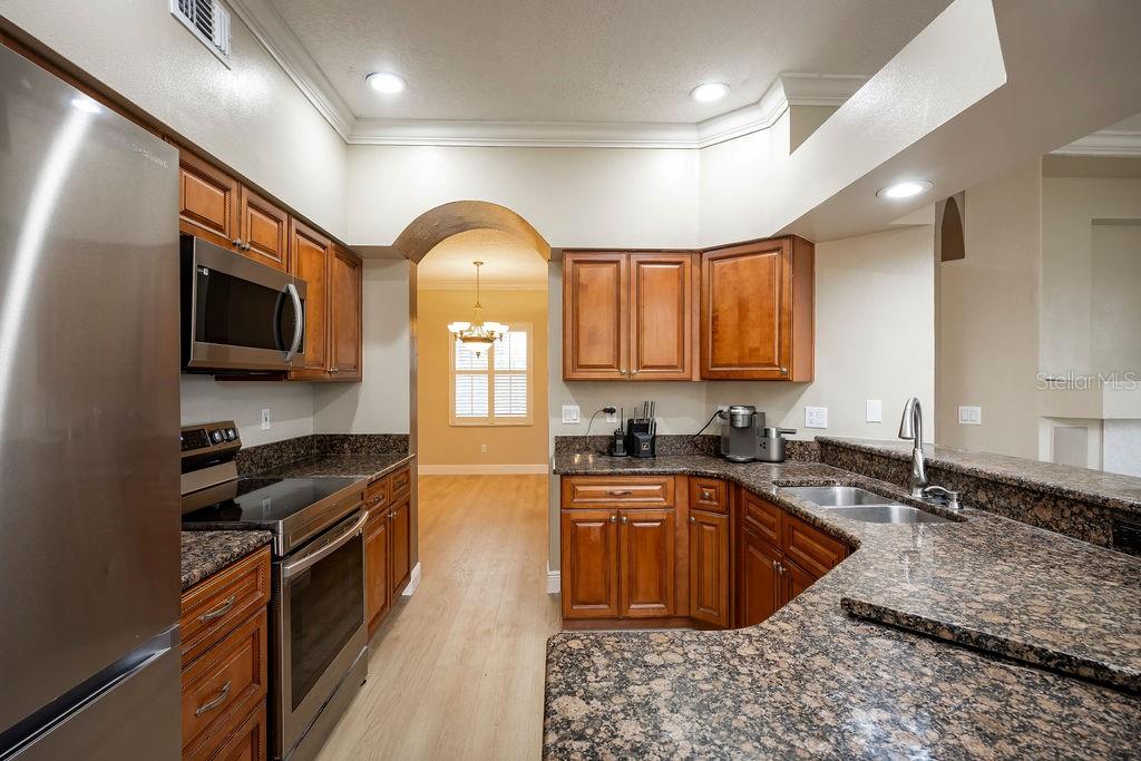 Image 9 of 38 For 2232 Westbourne Drive