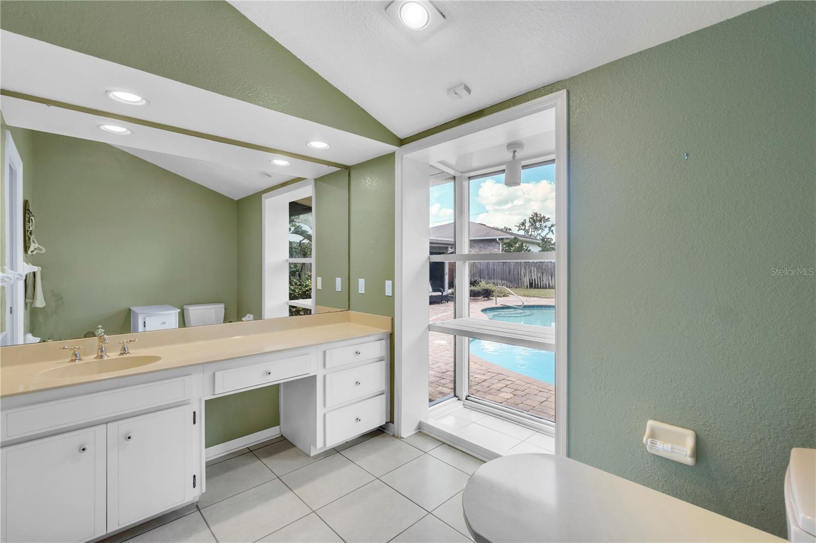 Image 42 of 48 For 51 Oakleigh Lane
