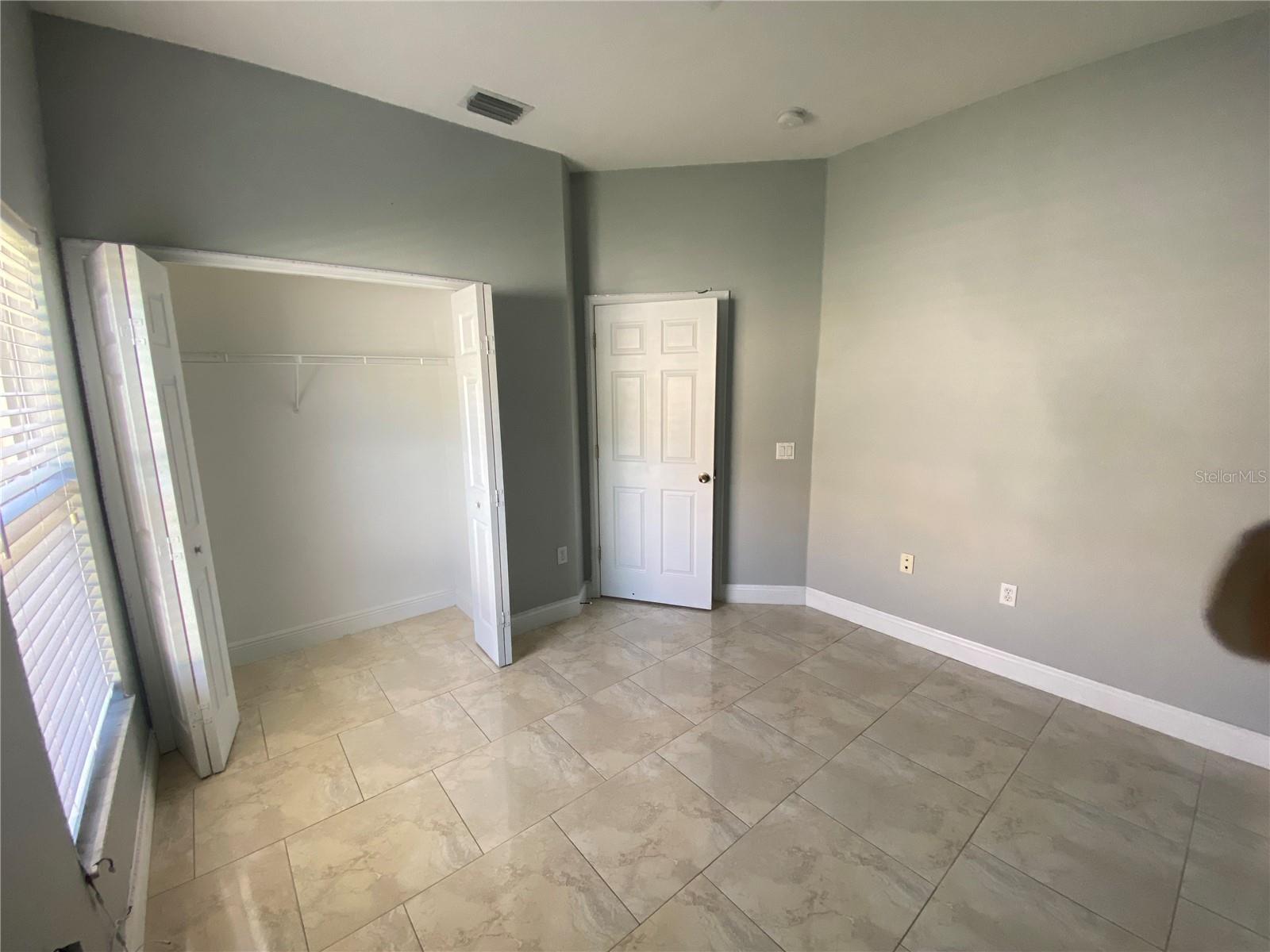 Image 18 of 26 For 2467 Huron Circle