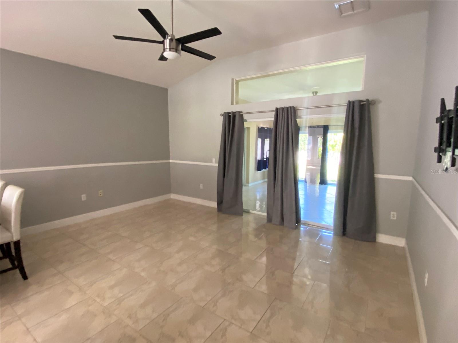 Image 8 of 26 For 2467 Huron Circle