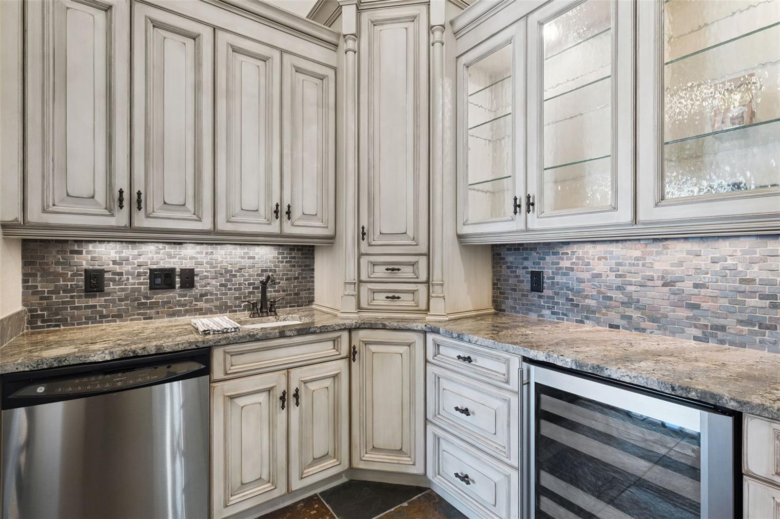 Image 26 of 92 For 6507 Rosella Court