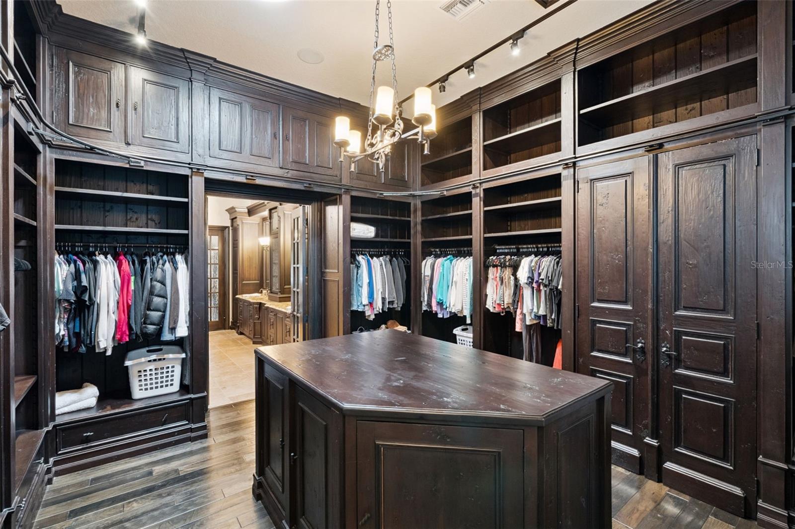 Image 42 of 92 For 6507 Rosella Court