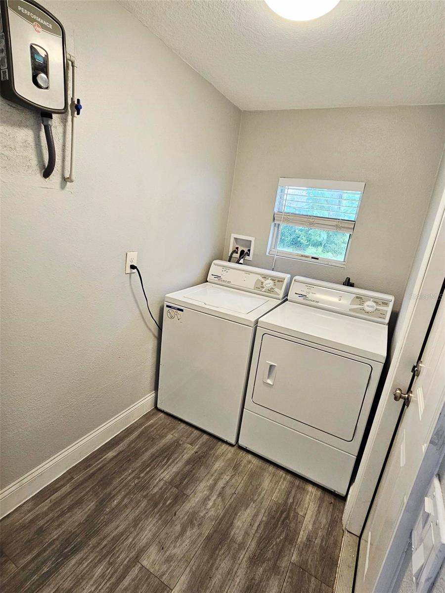 Image 9 of 11 For 4803 Roush Avenue