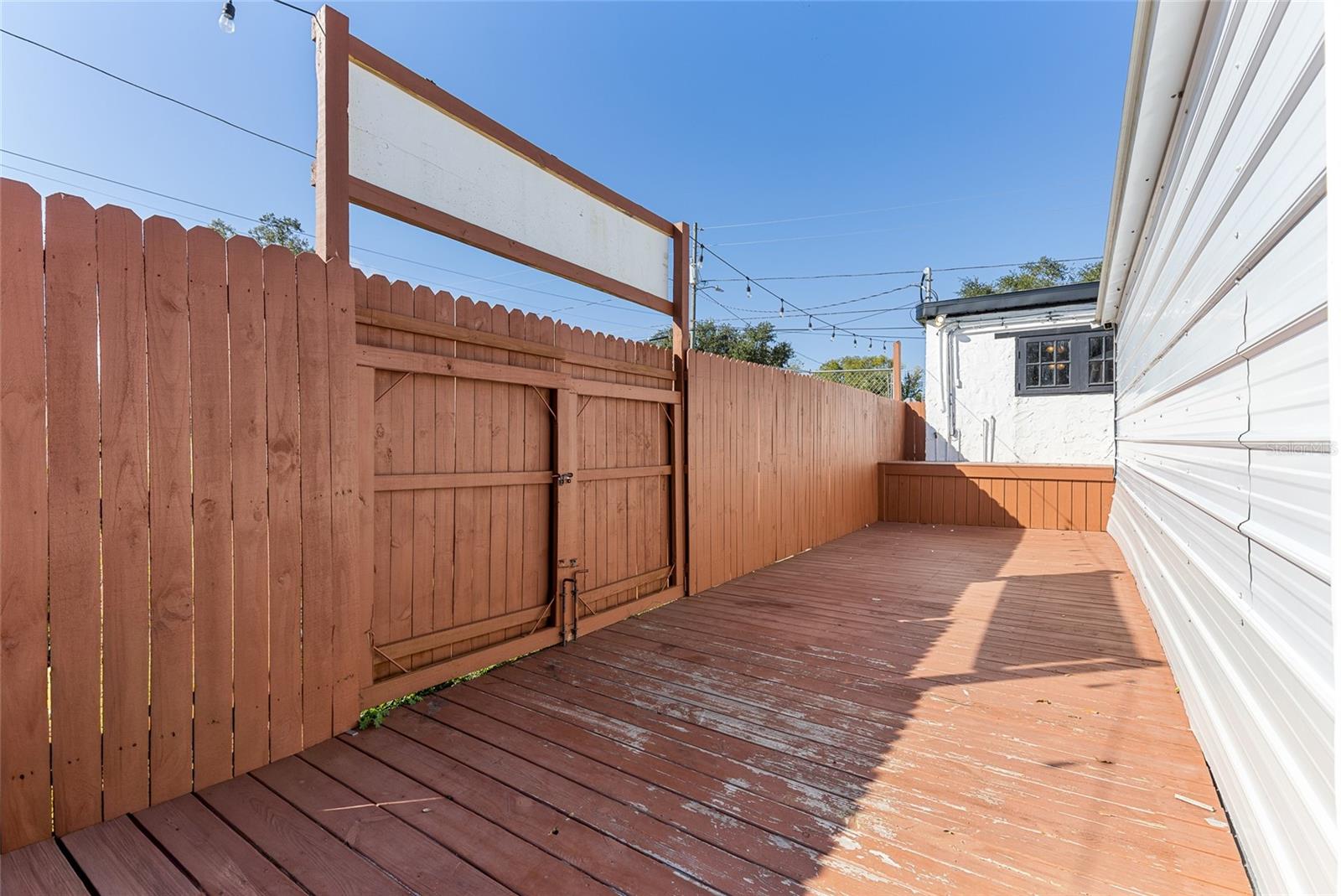 Image 17 of 31 For 905 Adelle Avenue