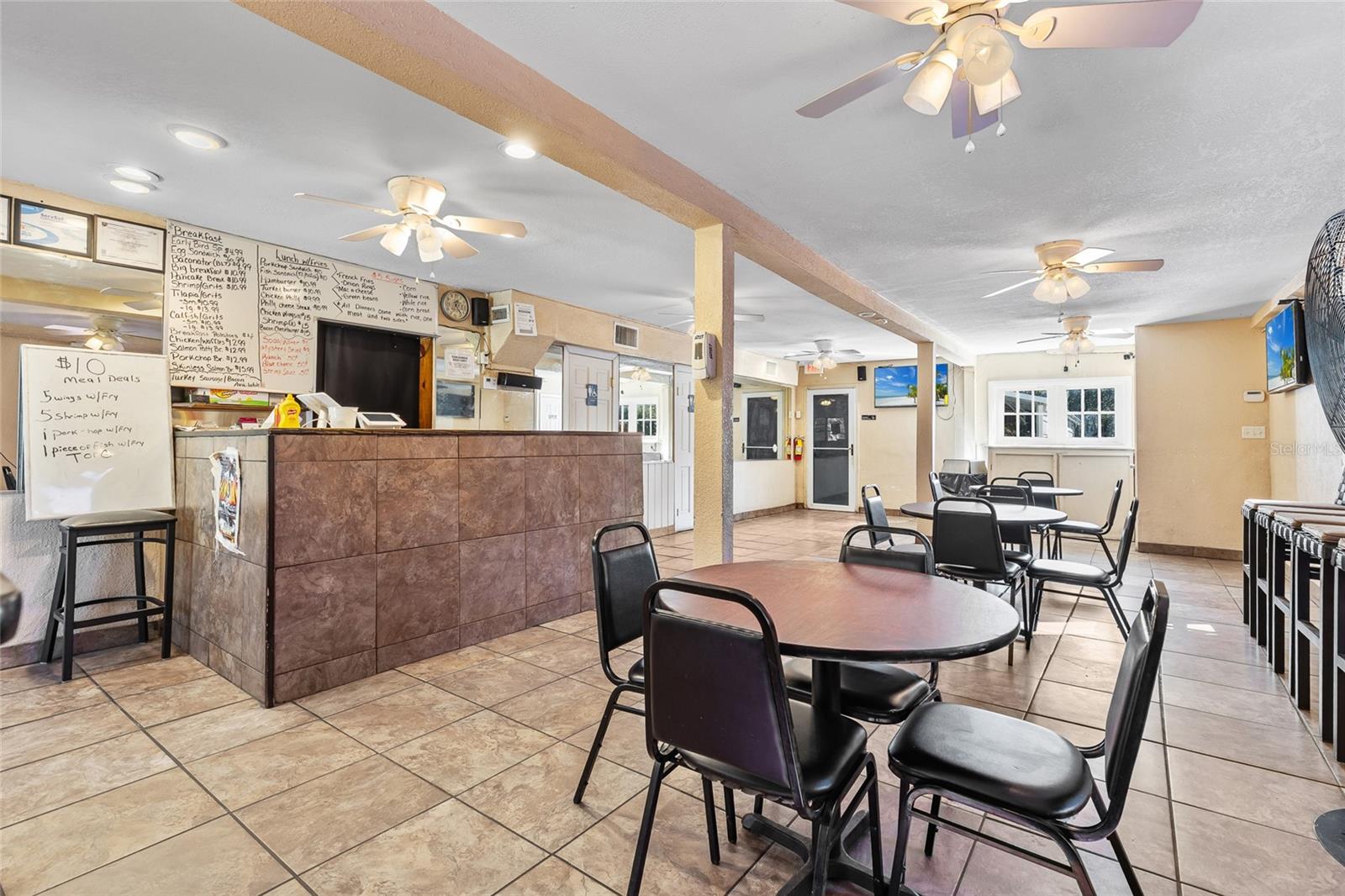 Image 6 of 31 For 905 Adelle Avenue