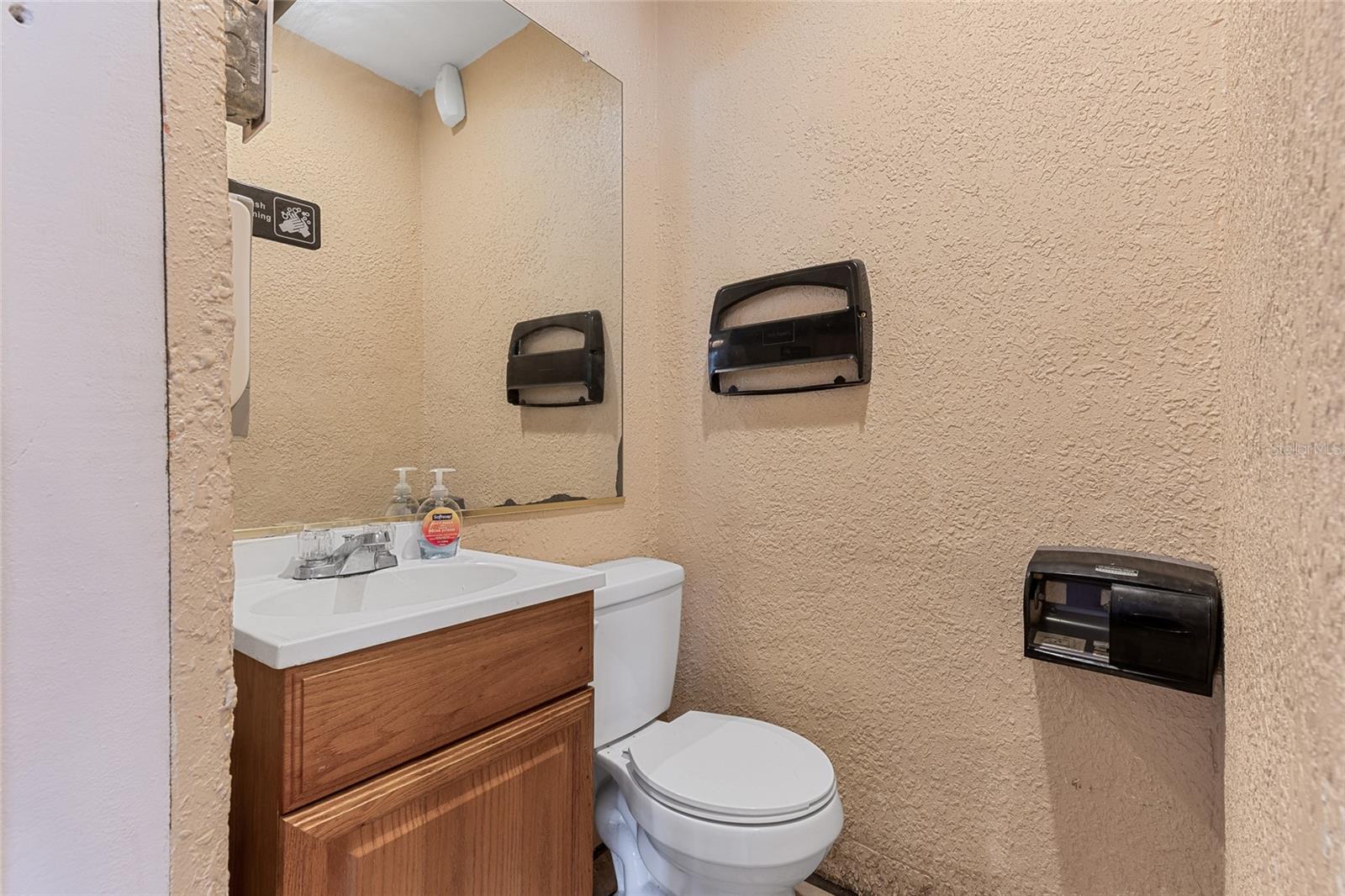 Image 8 of 31 For 905 Adelle Avenue