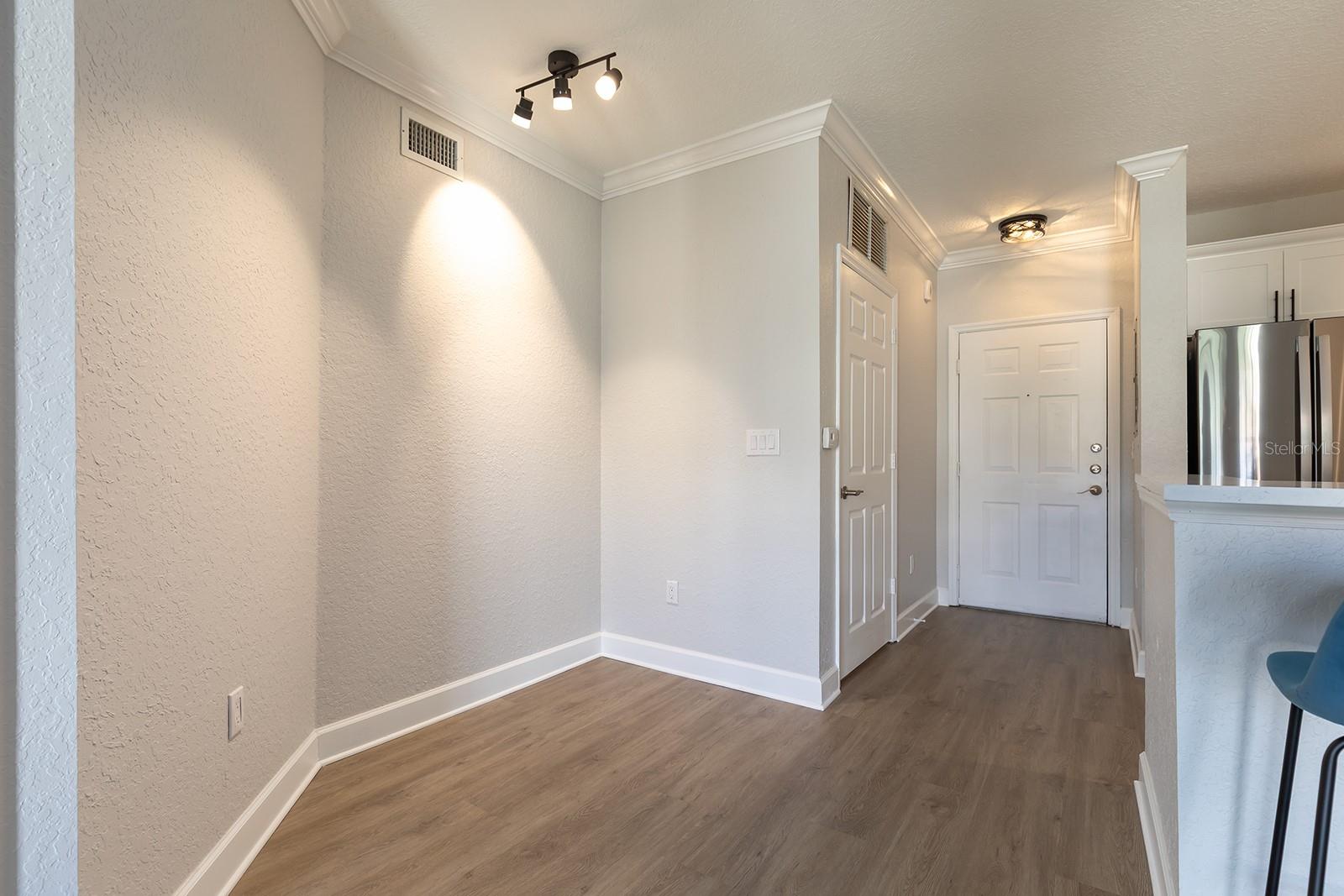 Image 6 of 30 For 202 South Street 4038