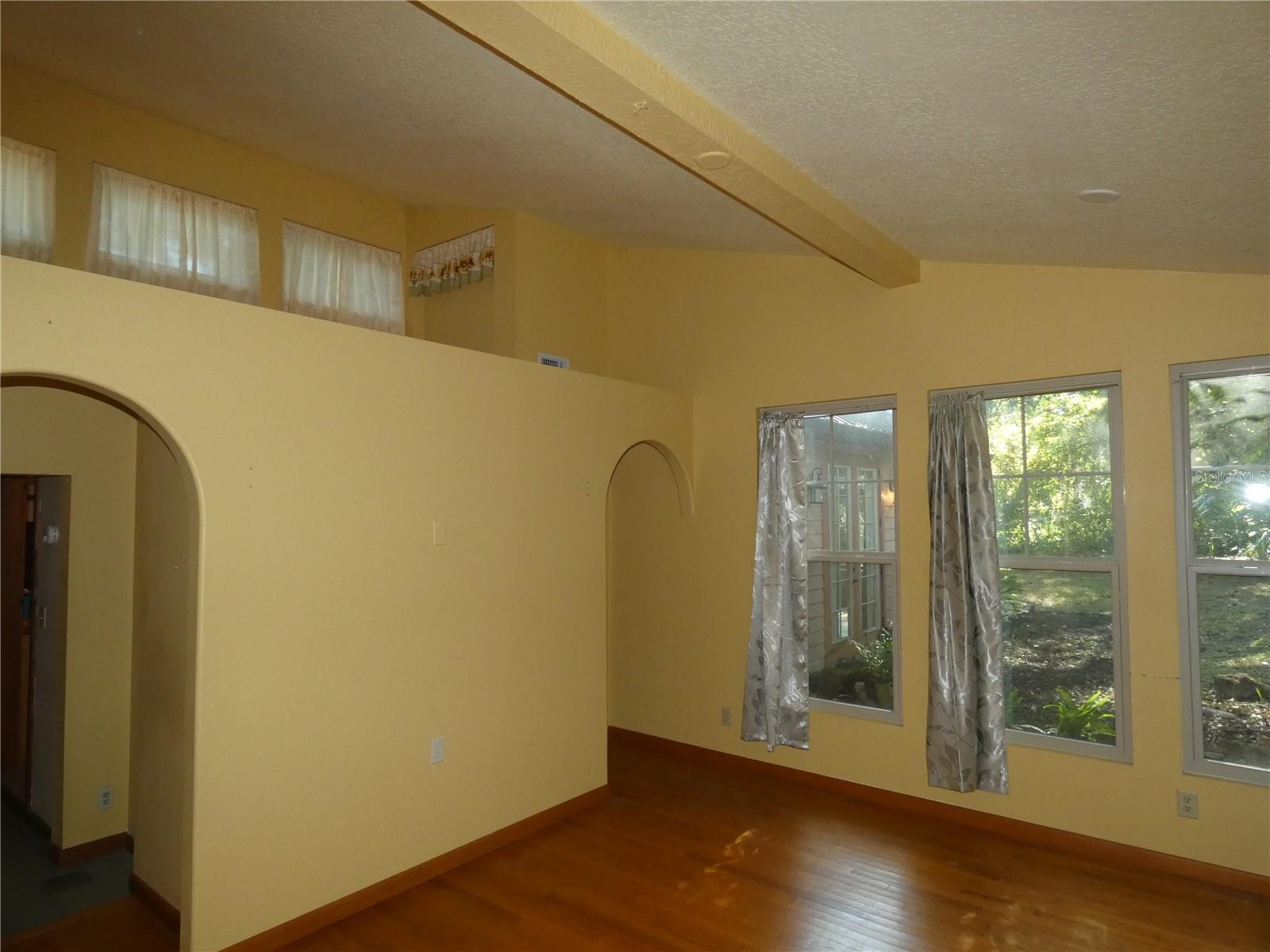 Image 20 of 44 For 237 Cortez Avenue