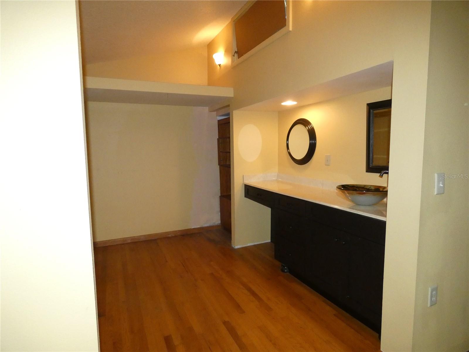 Image 23 of 44 For 237 Cortez Avenue