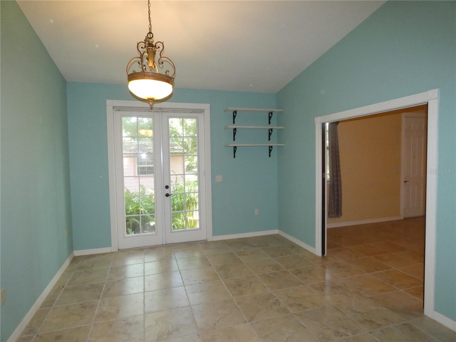 Image 5 of 44 For 237 Cortez Avenue