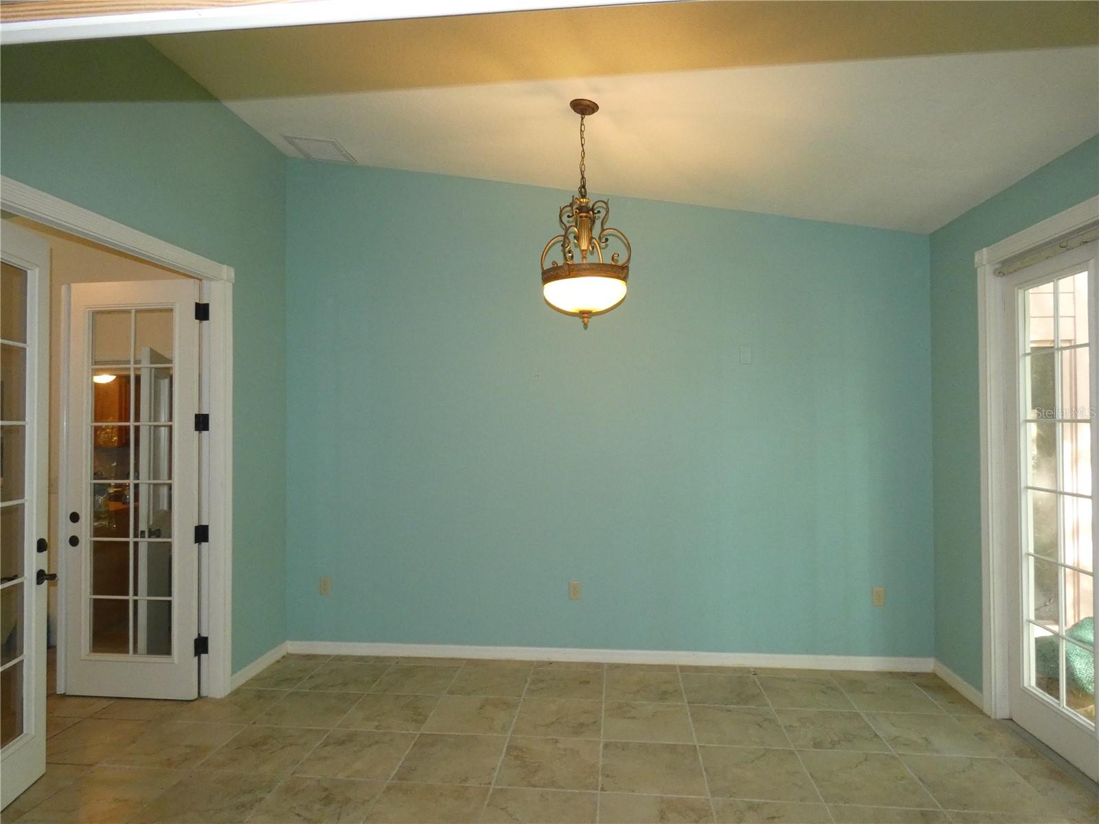 Image 6 of 44 For 237 Cortez Avenue