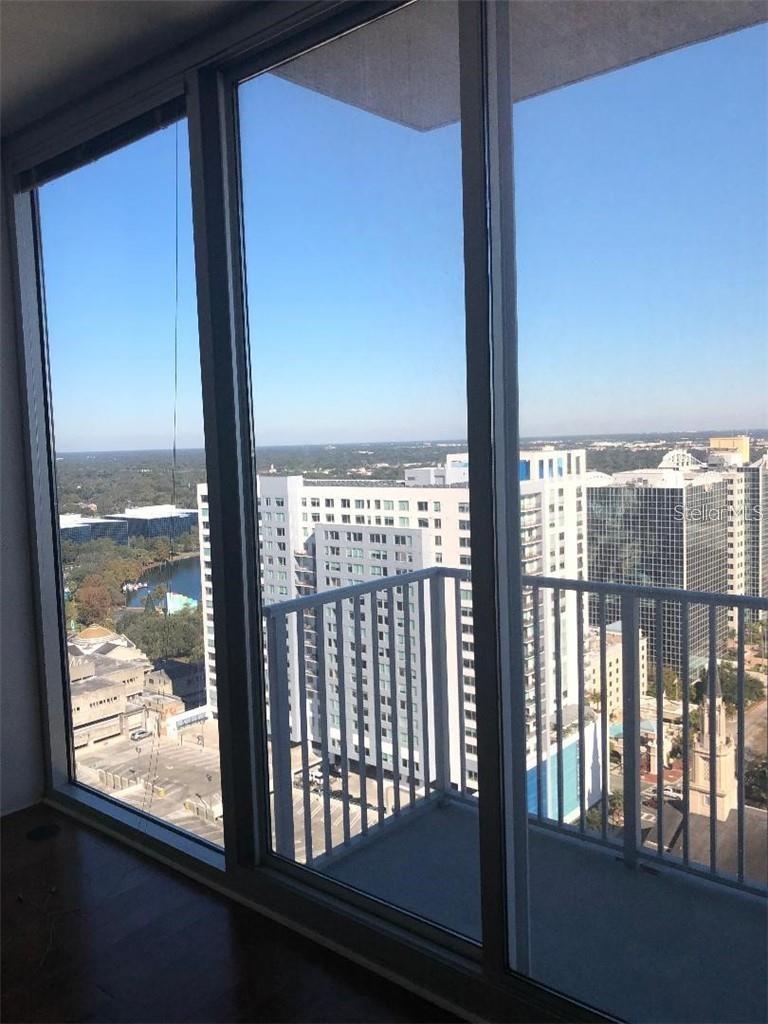 Image 3 of 12 For 155 Court Avenue 2709