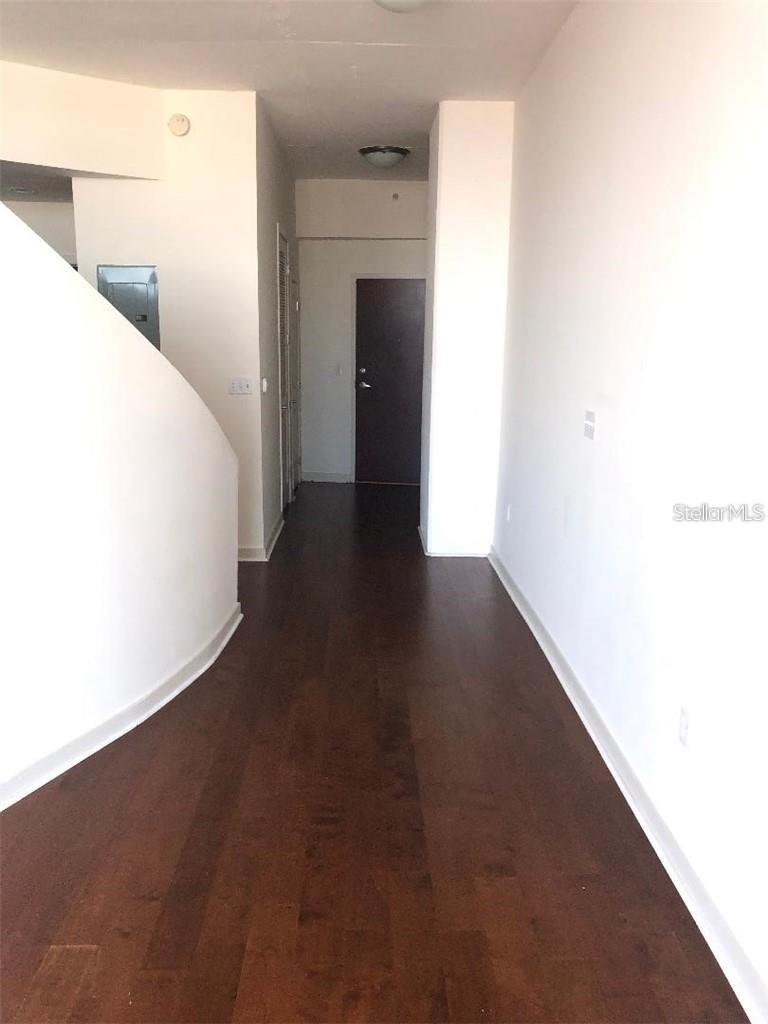 Image 7 of 12 For 155 Court Avenue 2709