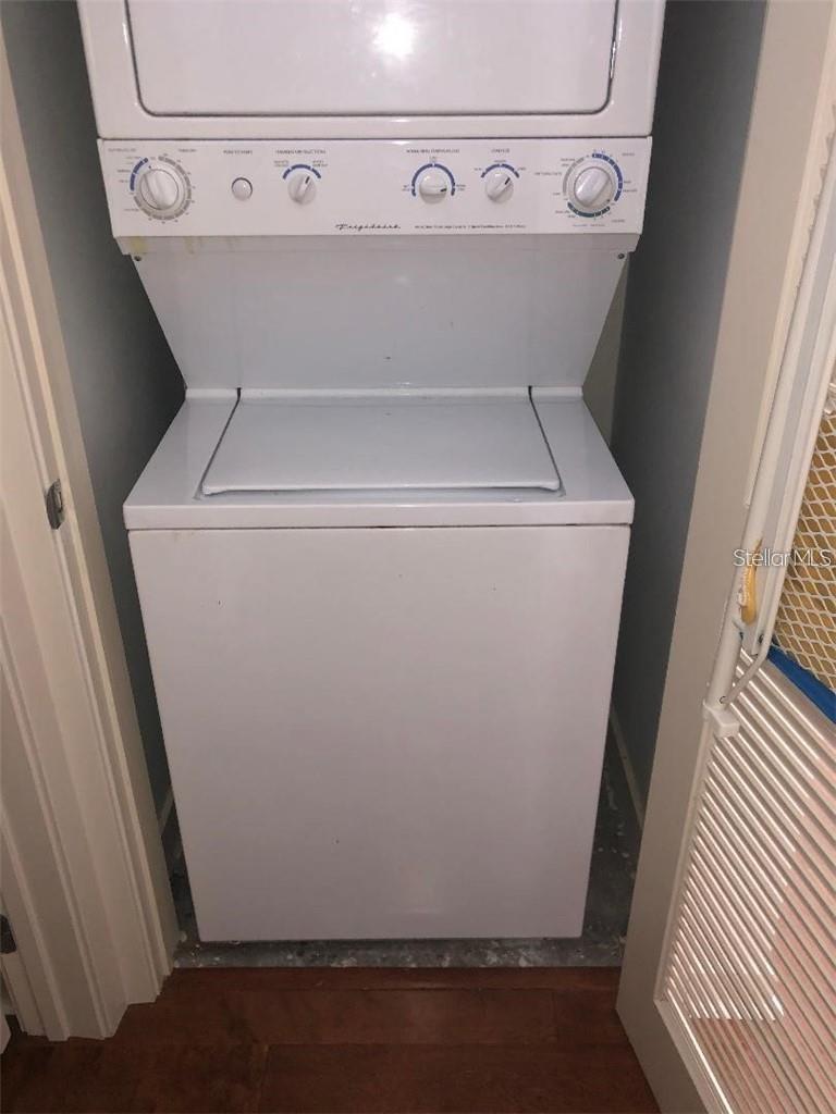 Image 9 of 12 For 155 Court Avenue 2709