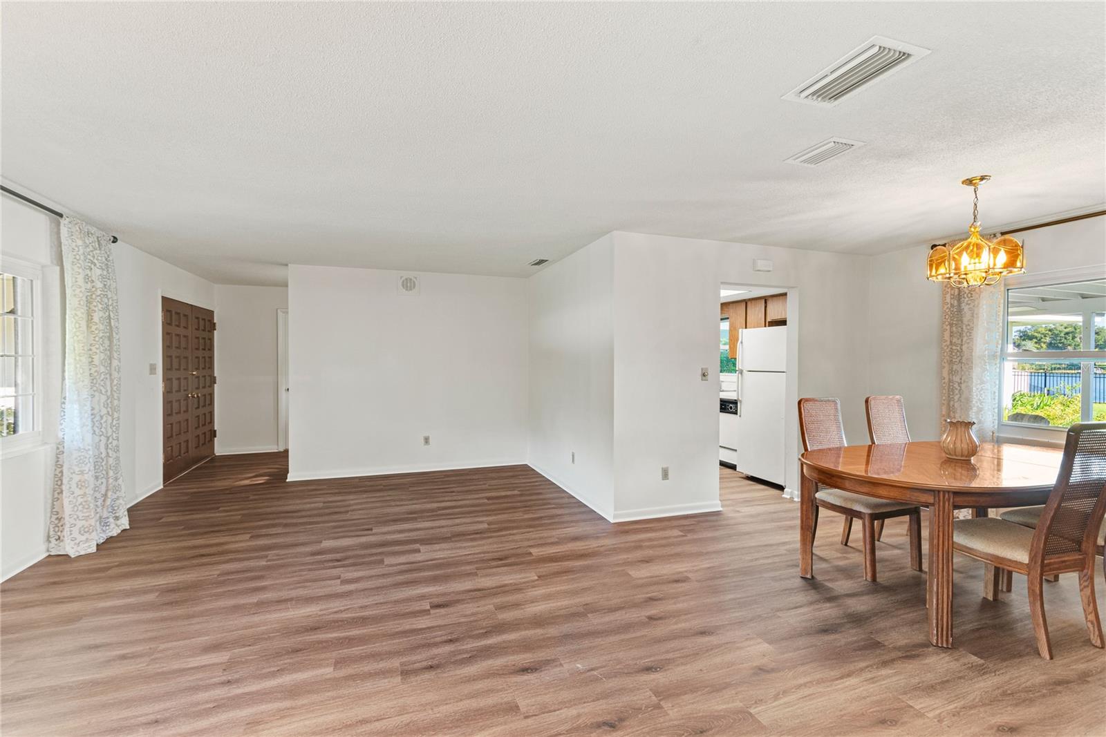 Image 17 of 44 For 3429 Pershing Avenue