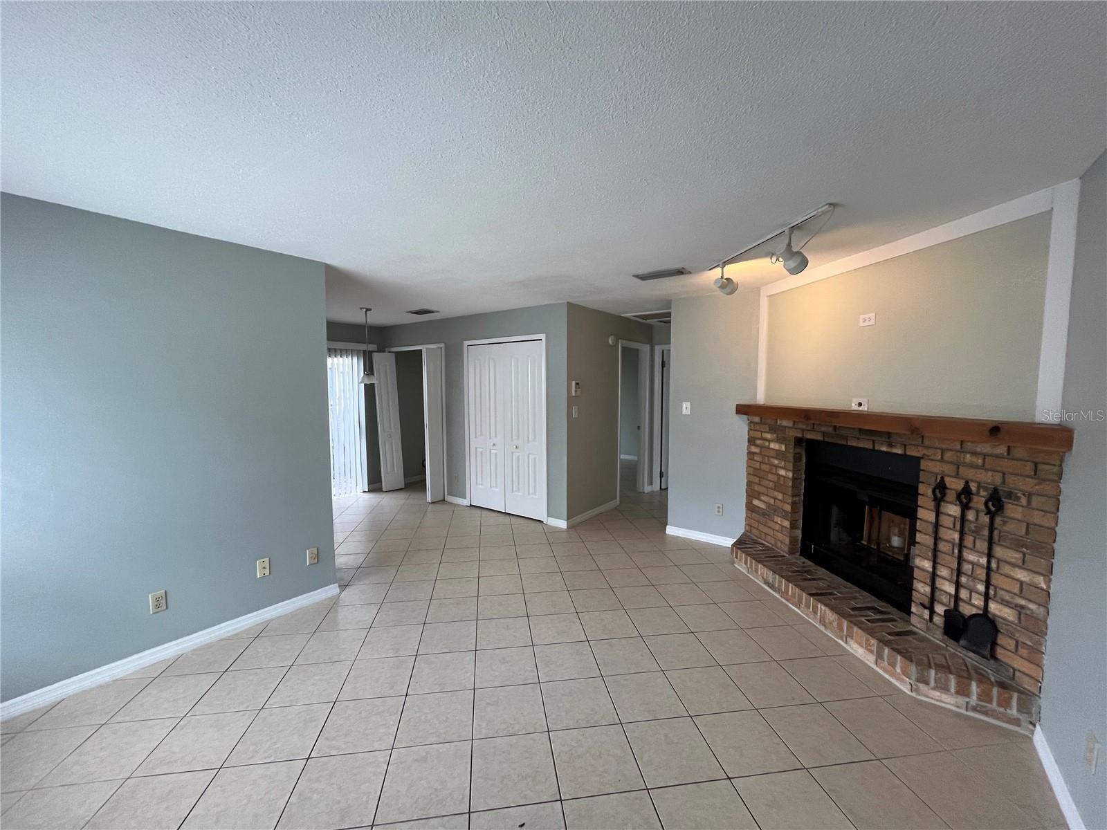 Image 3 of 15 For 1239 Ridgewood Street