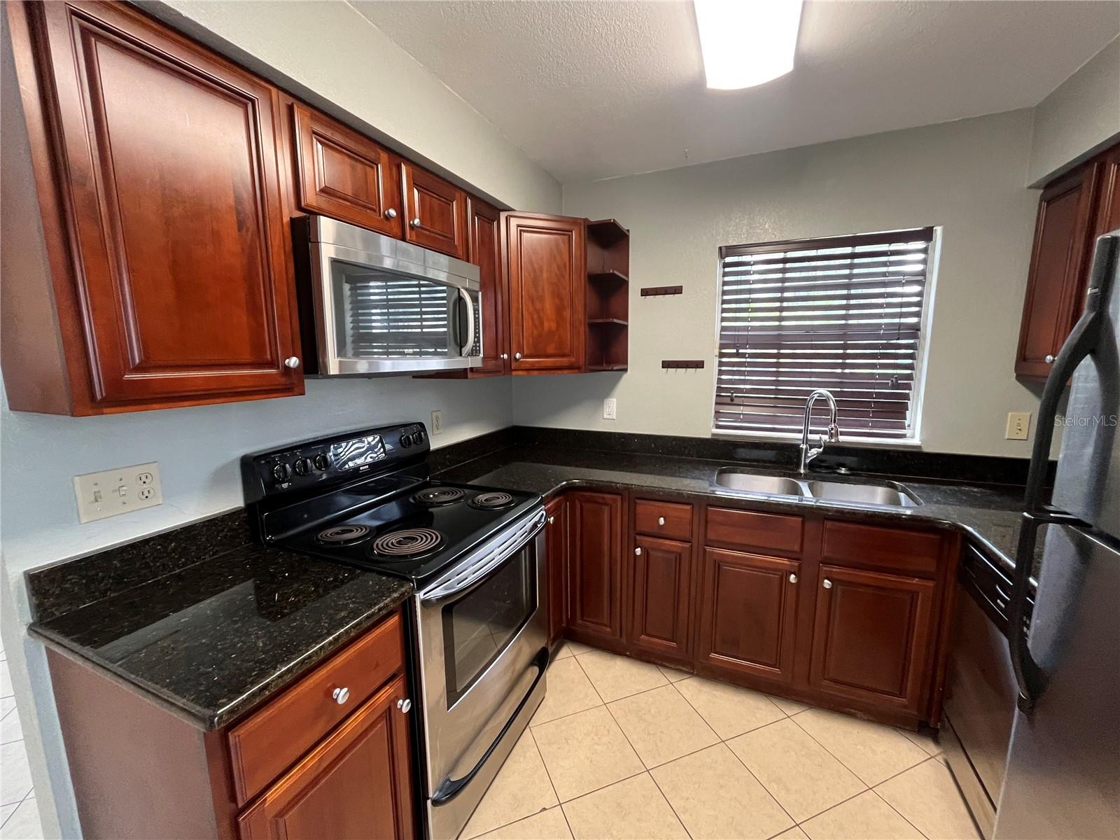 Image 7 of 15 For 1239 Ridgewood Street