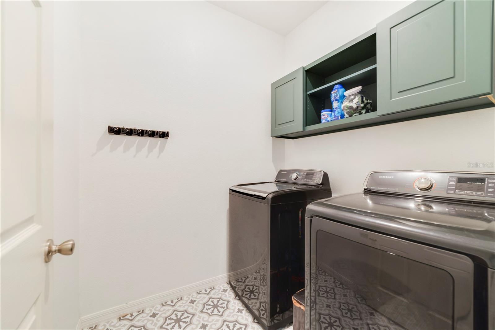 Image 8 of 24 For 2831 Mosshire Circle