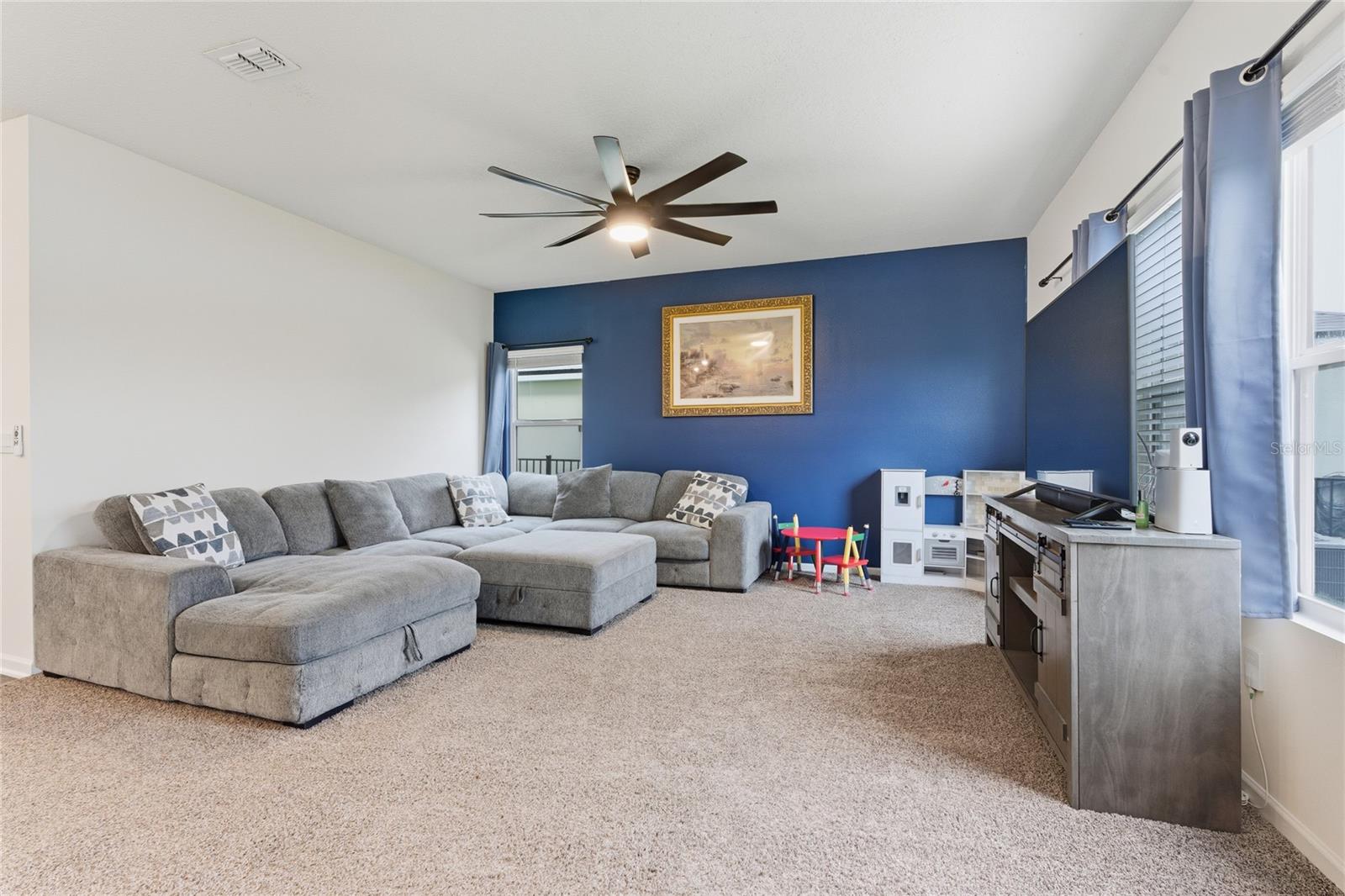 Image 8 of 35 For 114 Logrono Court