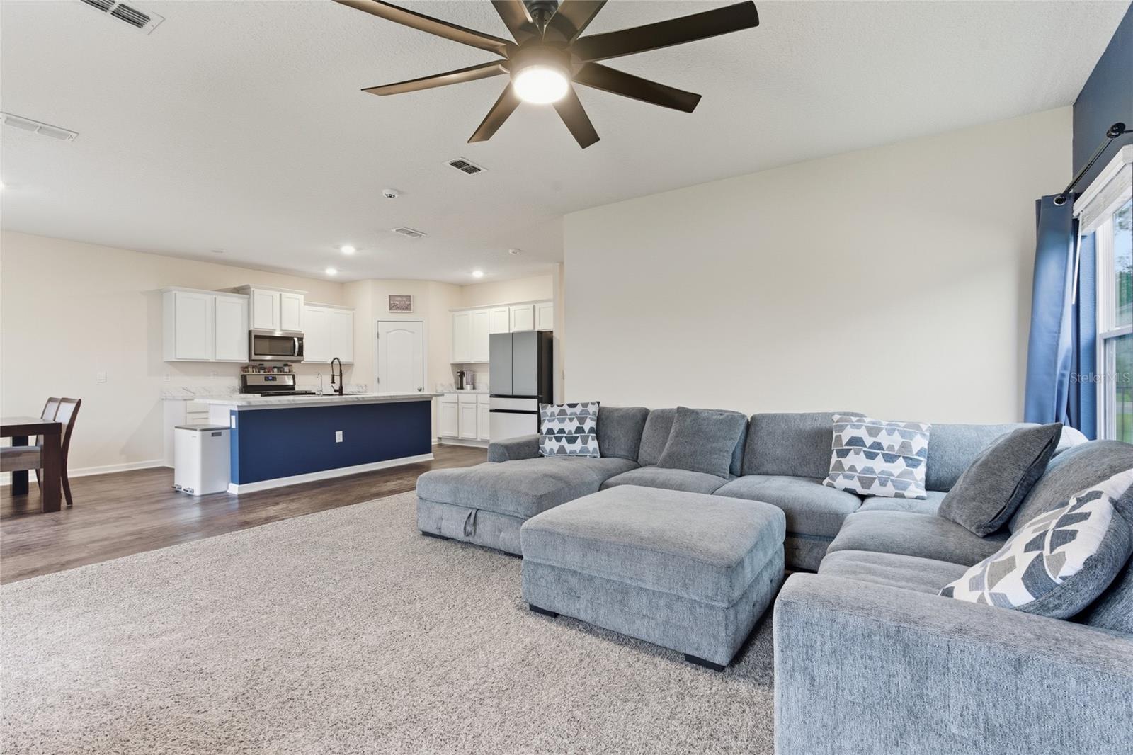 Image 9 of 35 For 114 Logrono Court