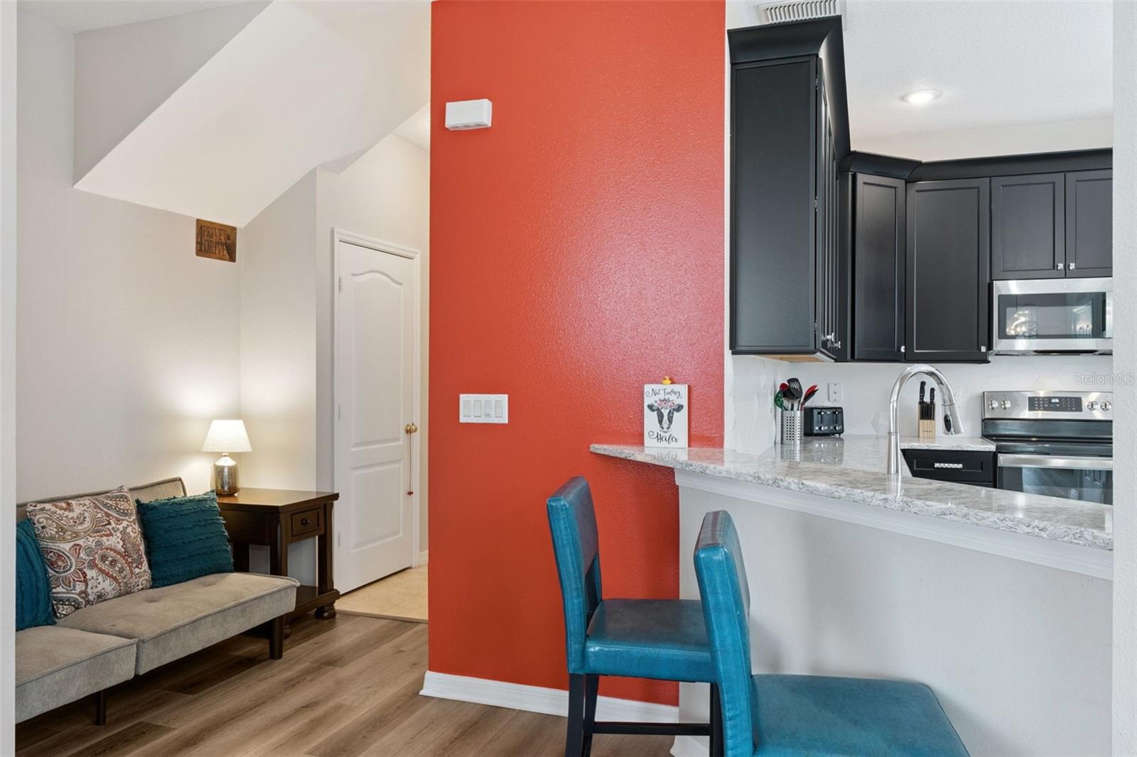 Image 16 of 34 For 1630 San Jacinto Circle