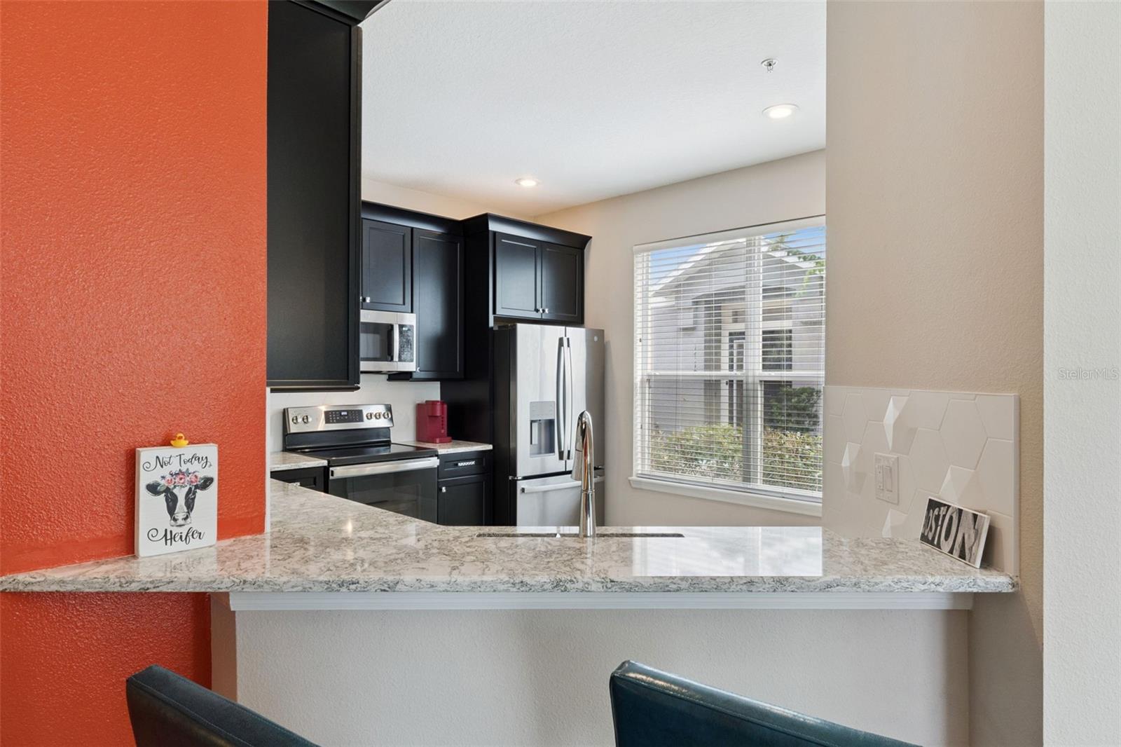 Image 19 of 34 For 1630 San Jacinto Circle