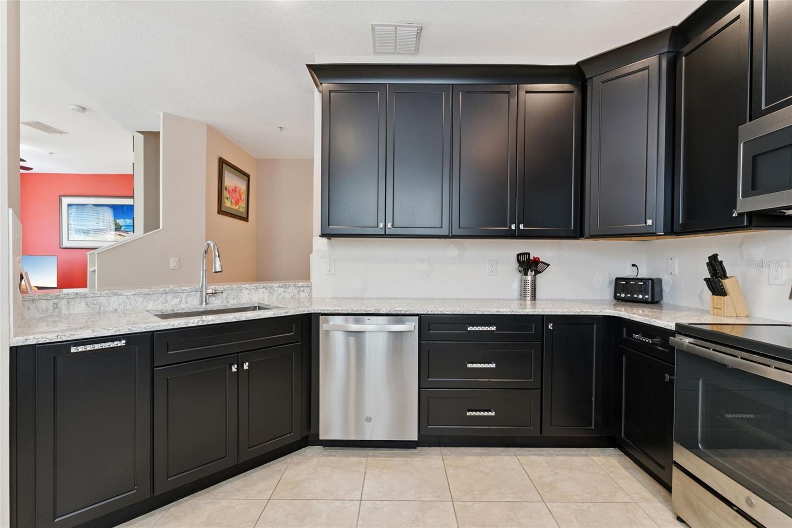 Image 6 of 34 For 1630 San Jacinto Circle