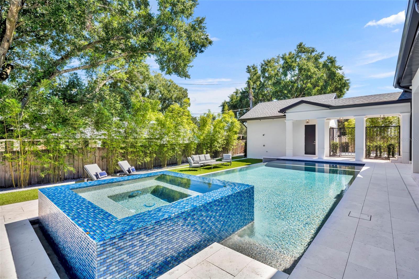 Image 7 of 47 For 1302 Raintree Place