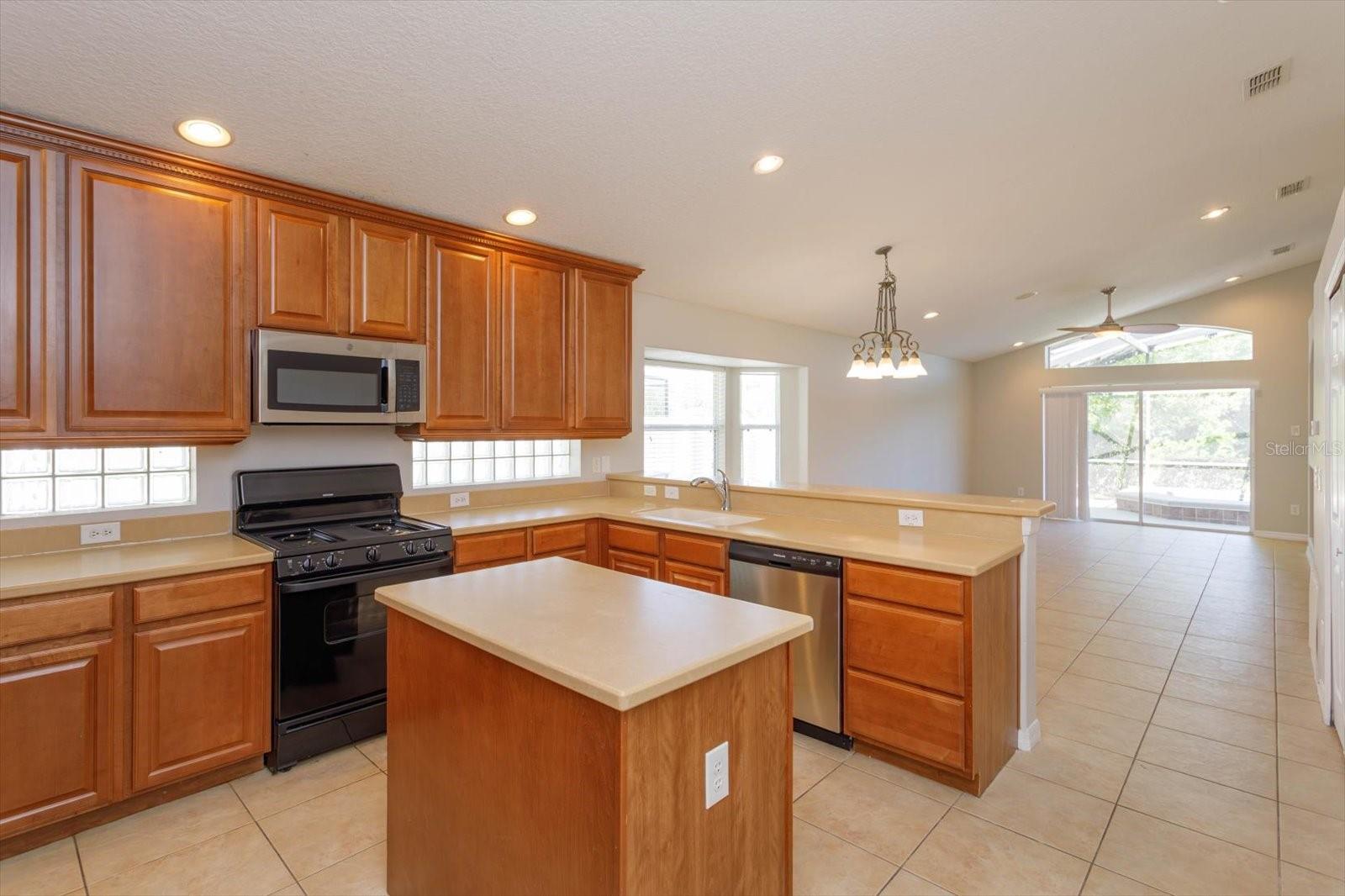 Image 10 of 26 For 2415 Sabastian Street