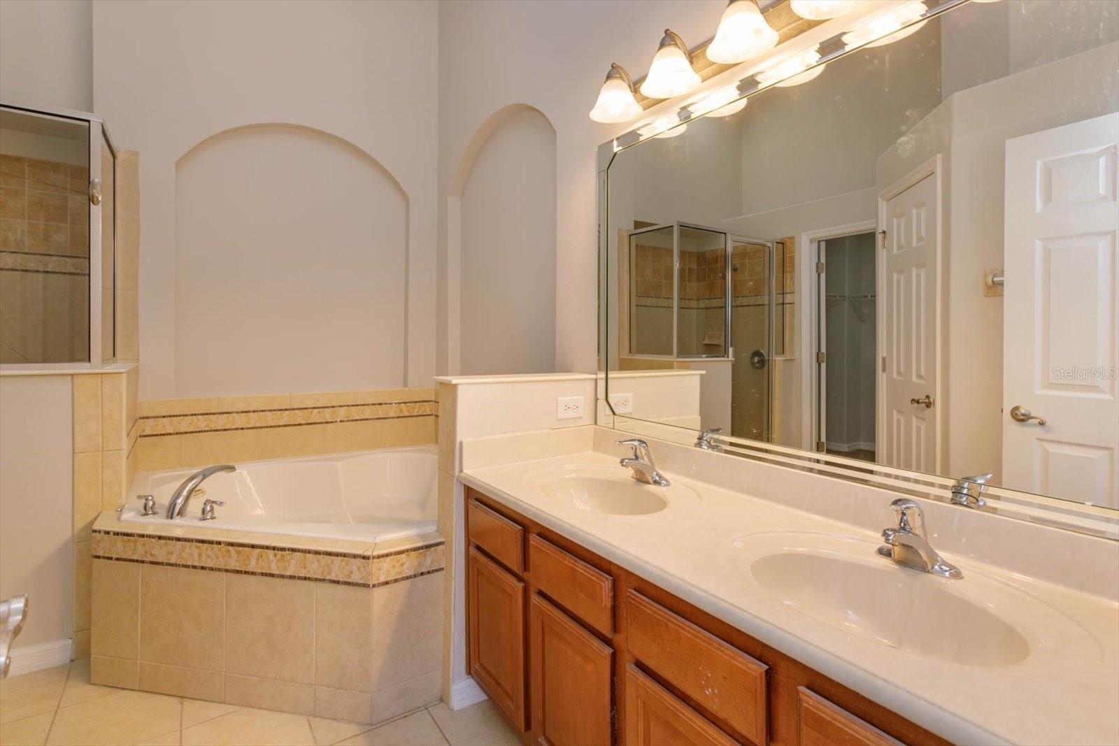 Image 16 of 26 For 2415 Sabastian Street