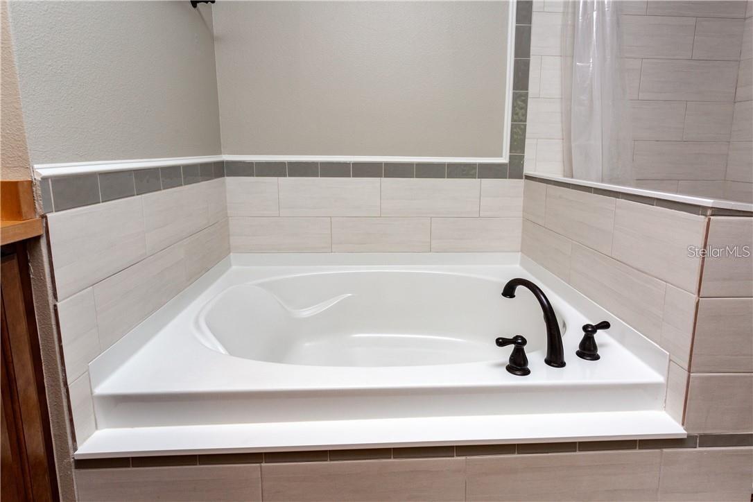 Image 15 of 19 For 512 Penny Royal Place