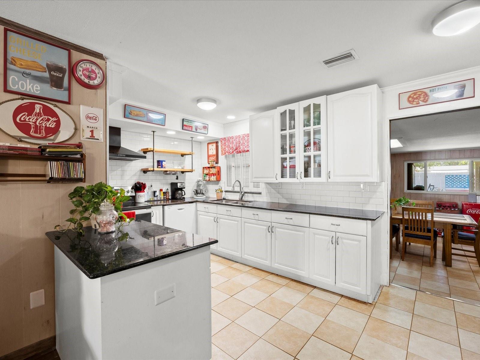Image 7 of 43 For 7235 15th St N