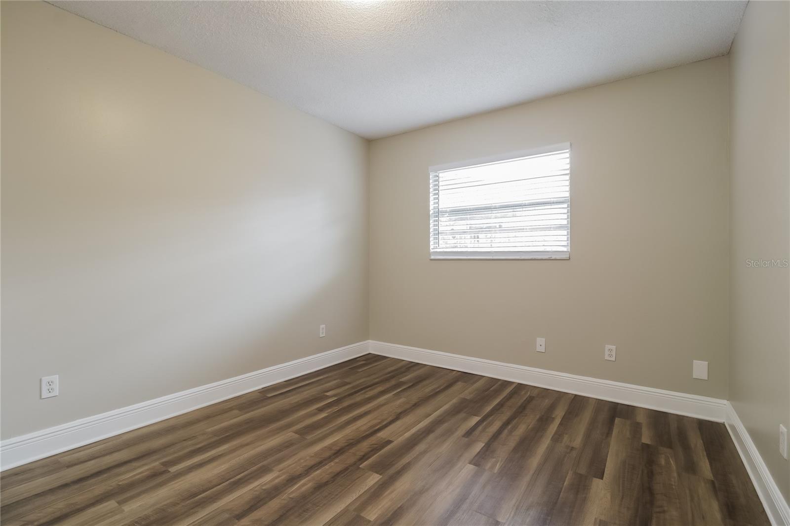Image 12 of 16 For 734 Dunhill Drive