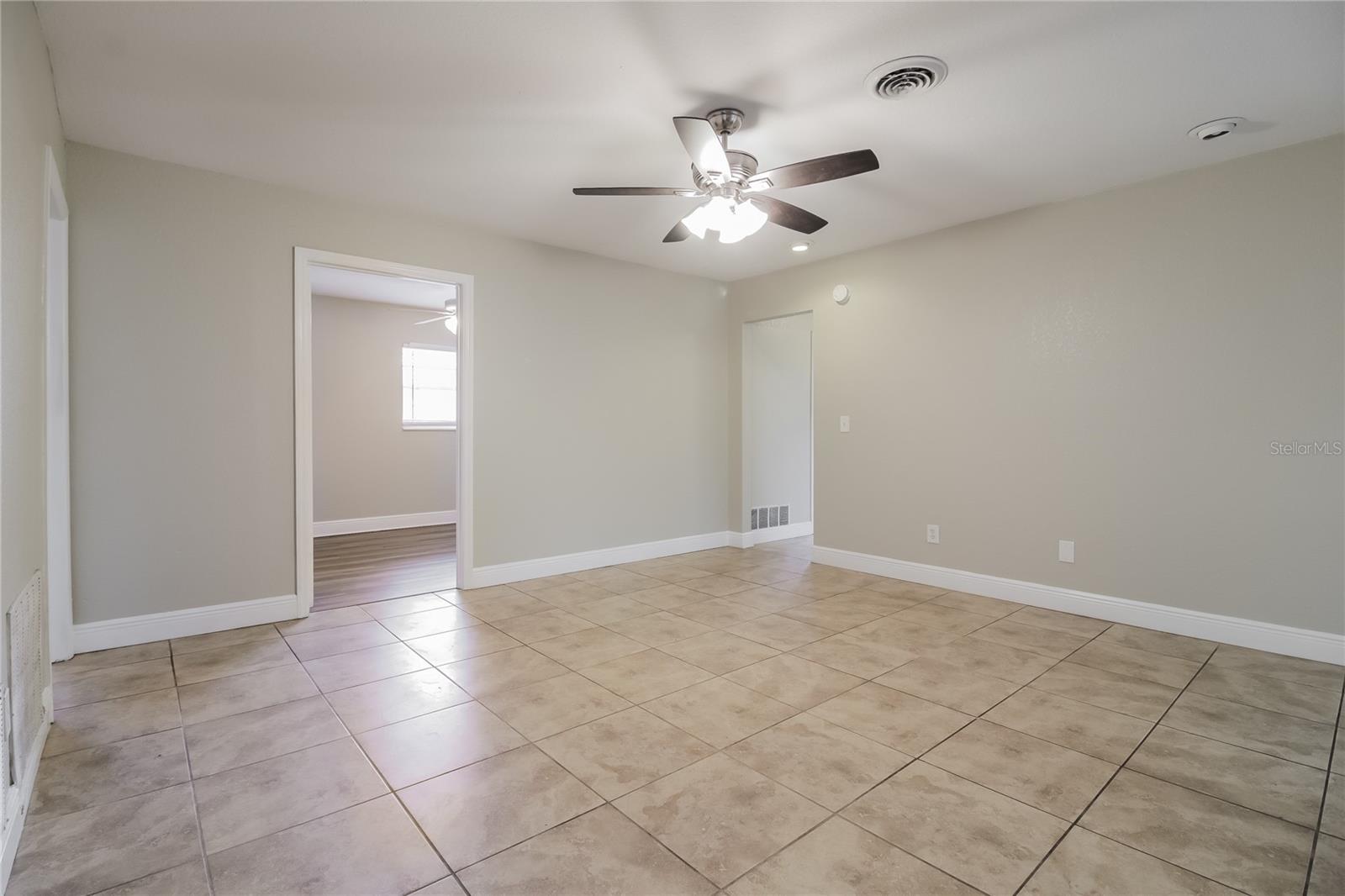 Image 4 of 16 For 734 Dunhill Drive