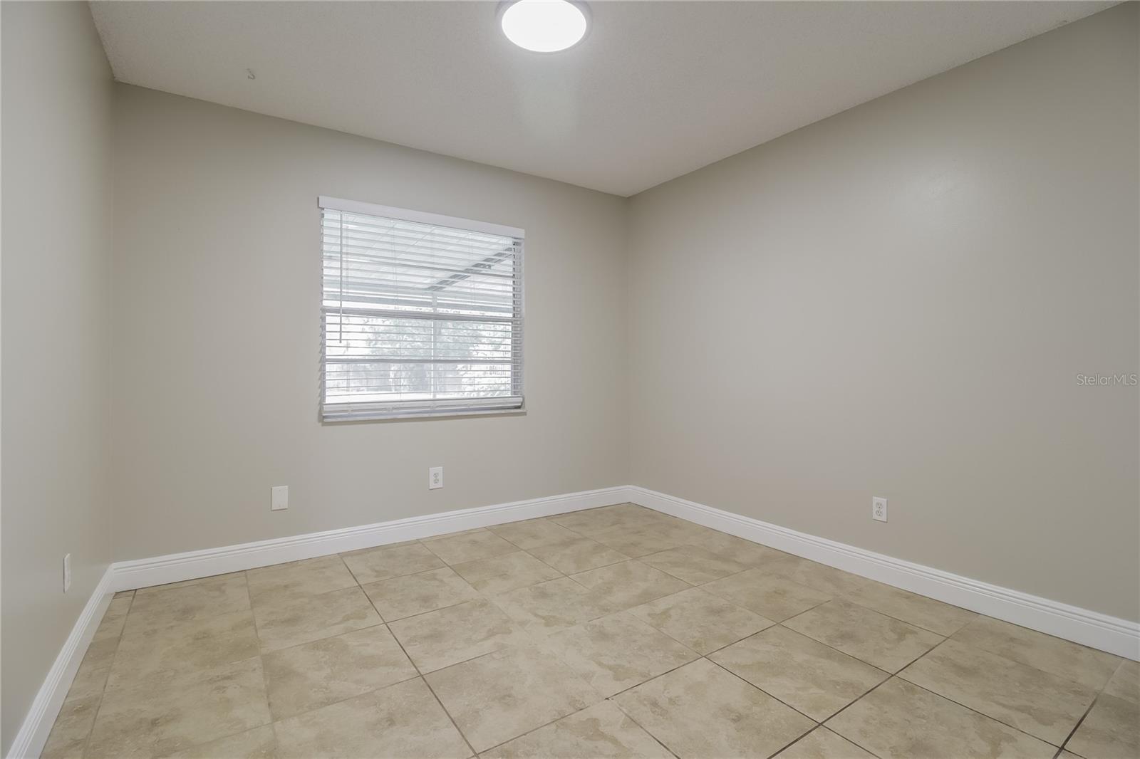 Image 5 of 16 For 734 Dunhill Drive