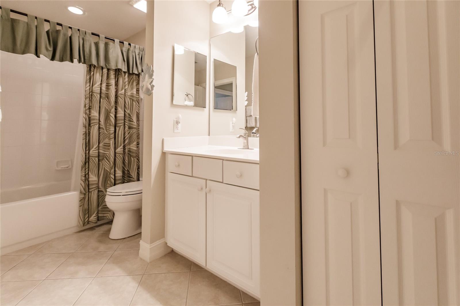 Image 27 of 38 For 1878 Tarpon Bay Drive S 102